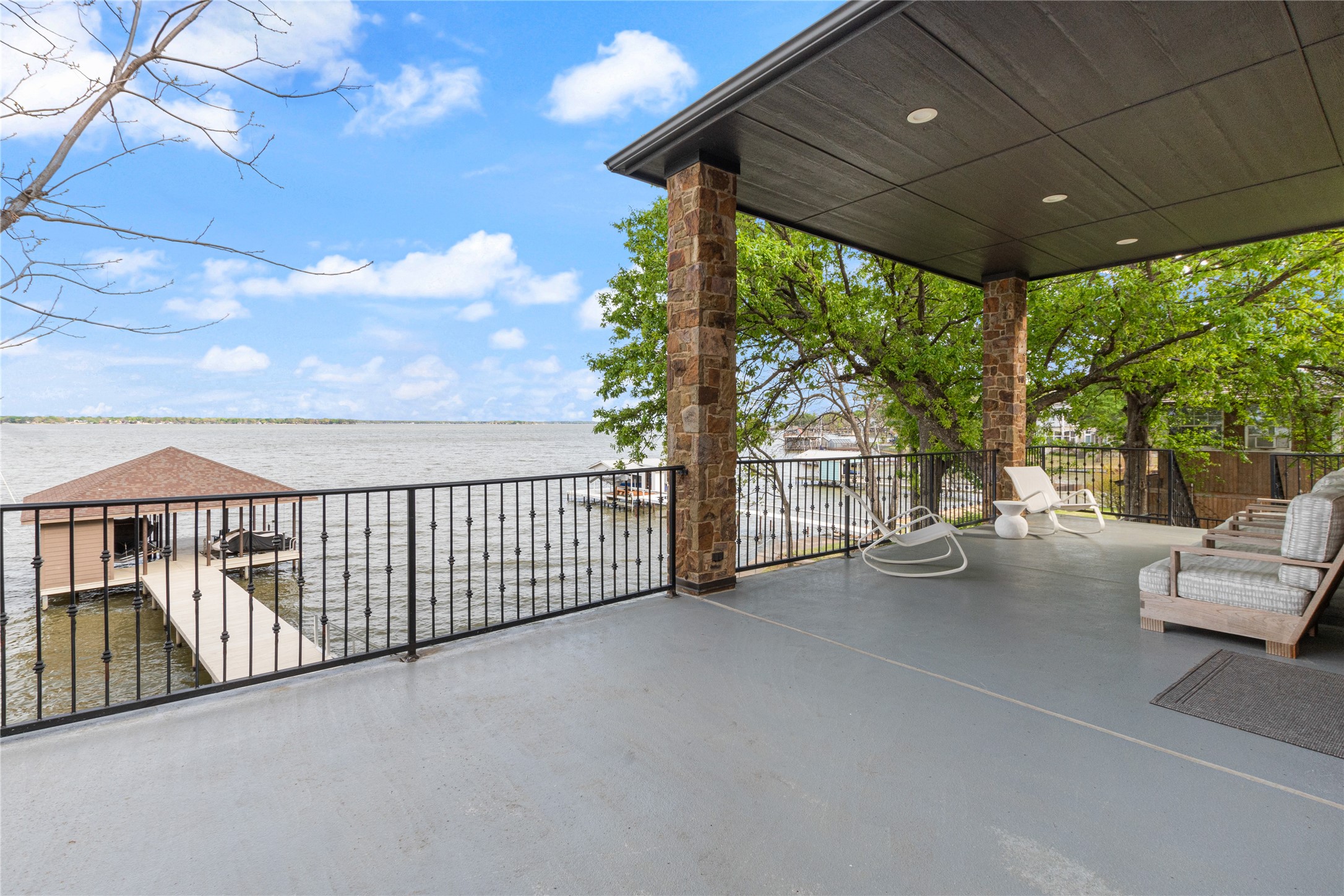 77 Isle of View Drive