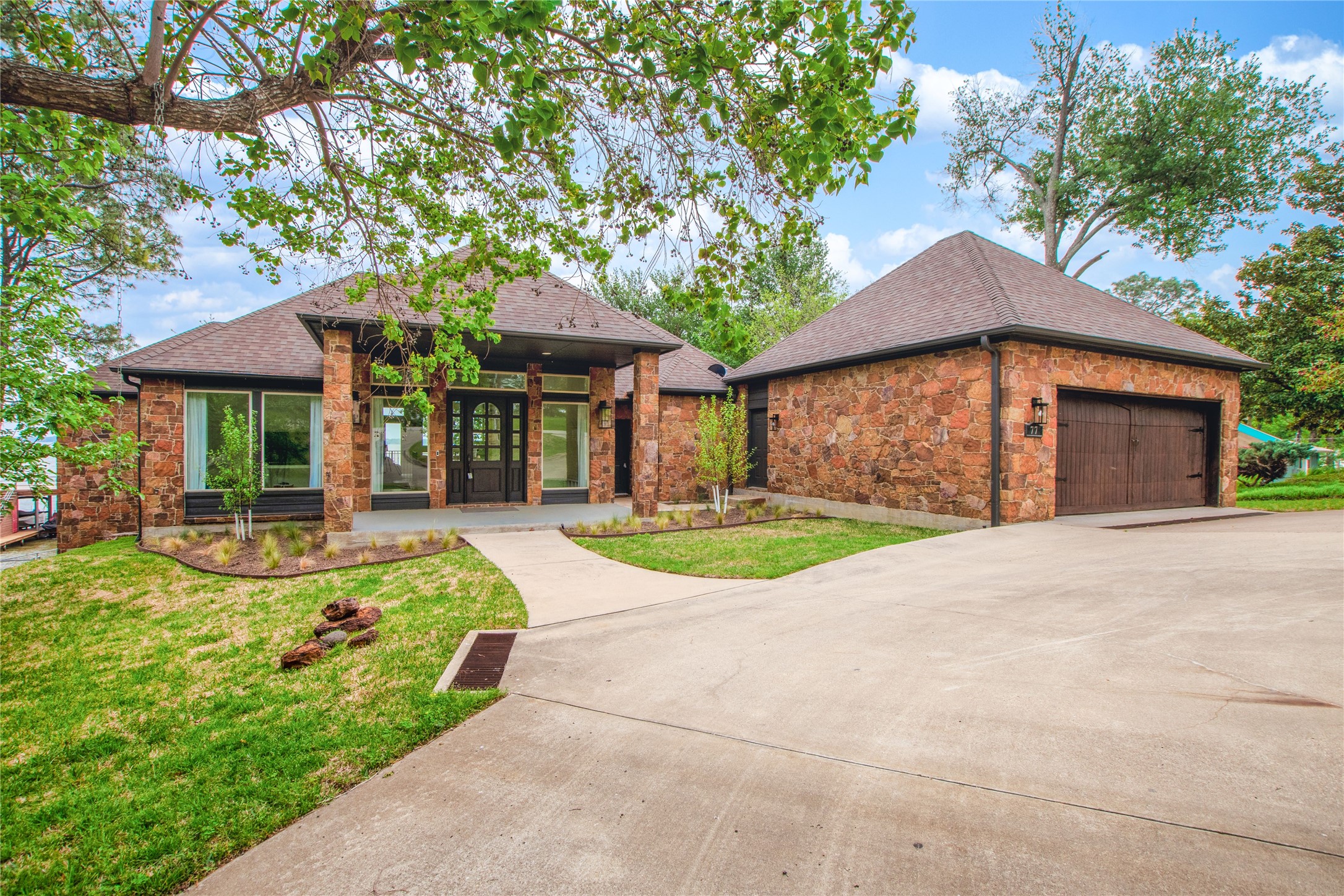 77 Isle of View Drive