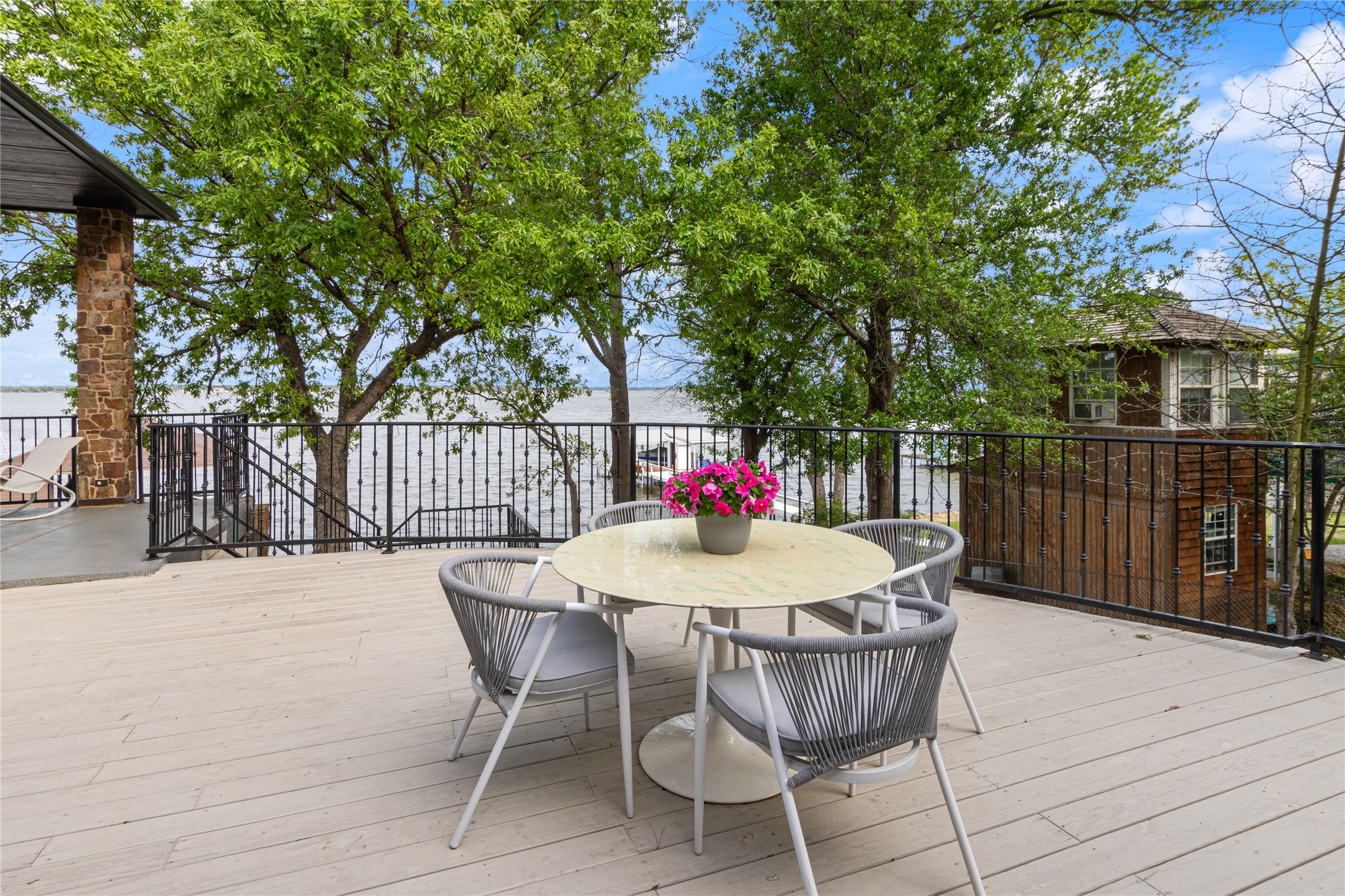 77 Isle of View Drive