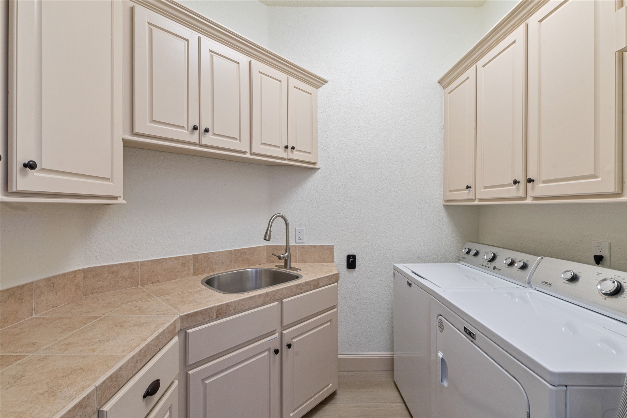 77 Isle of View Drive