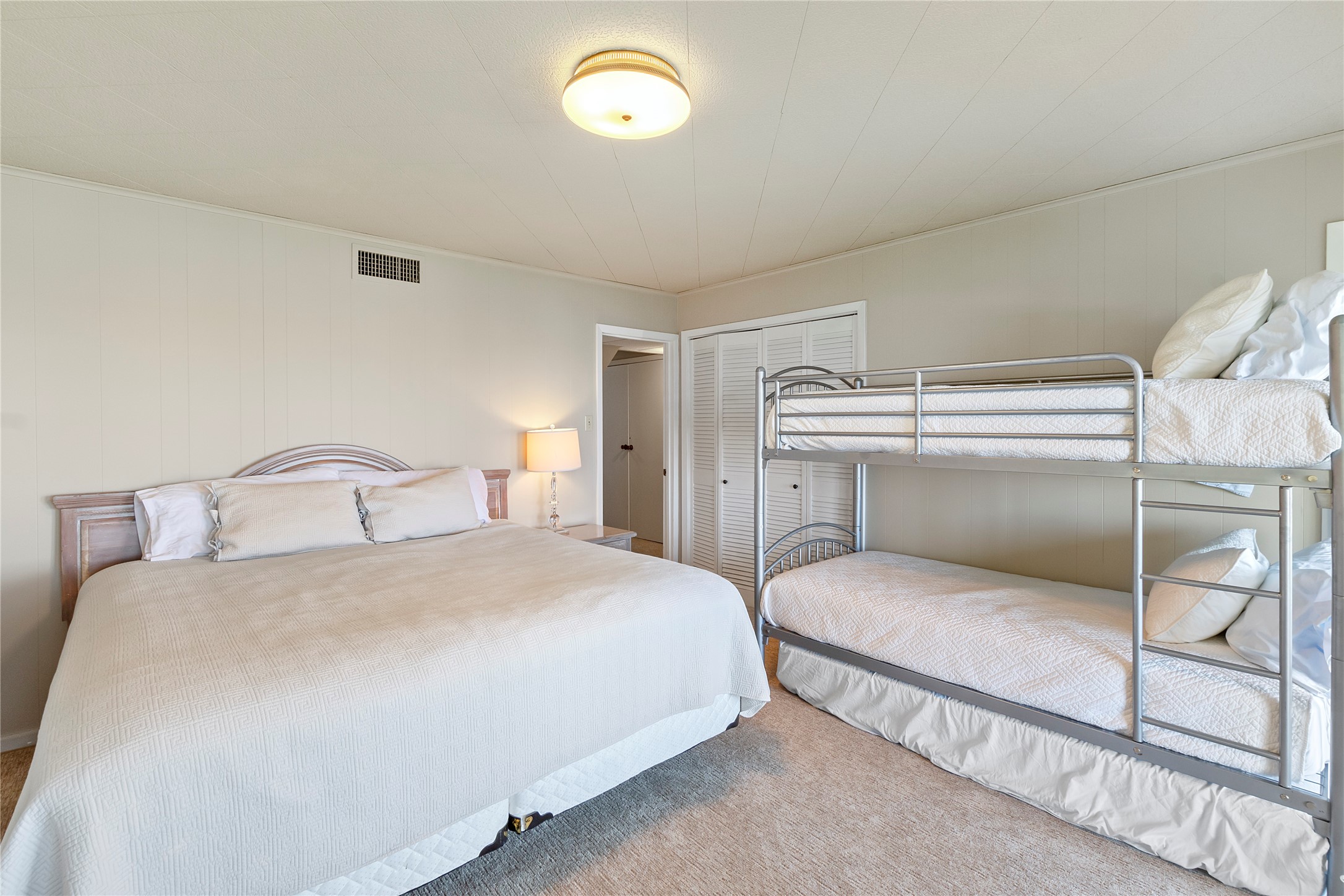 81 Isle Of View Drive