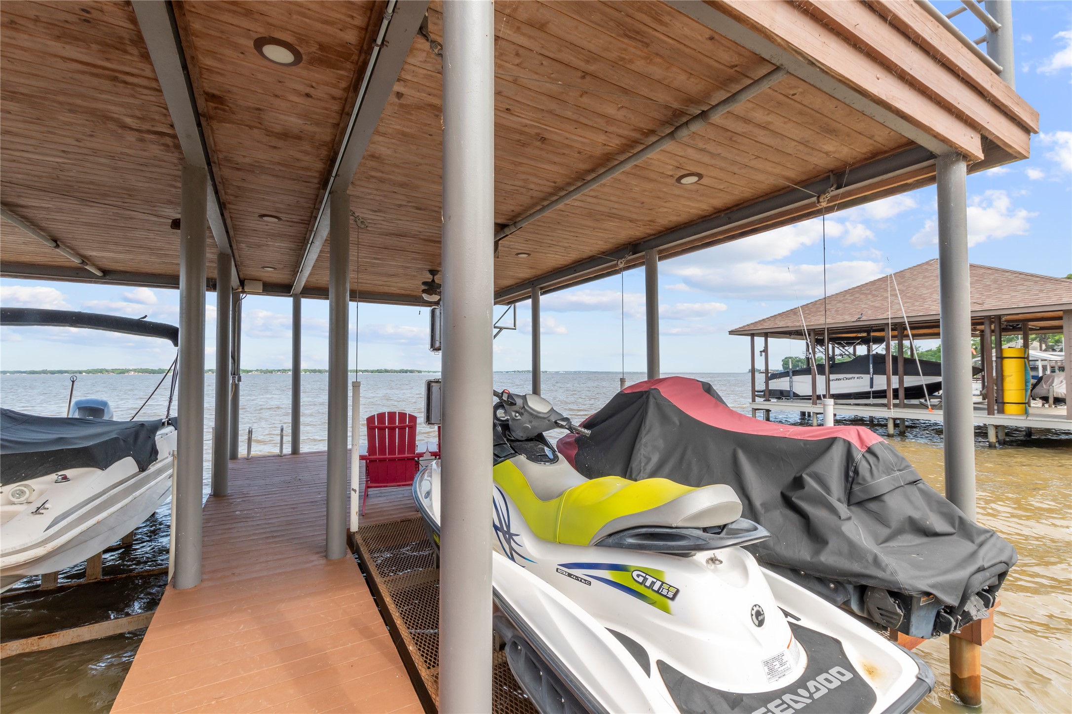 81 Isle Of View Drive