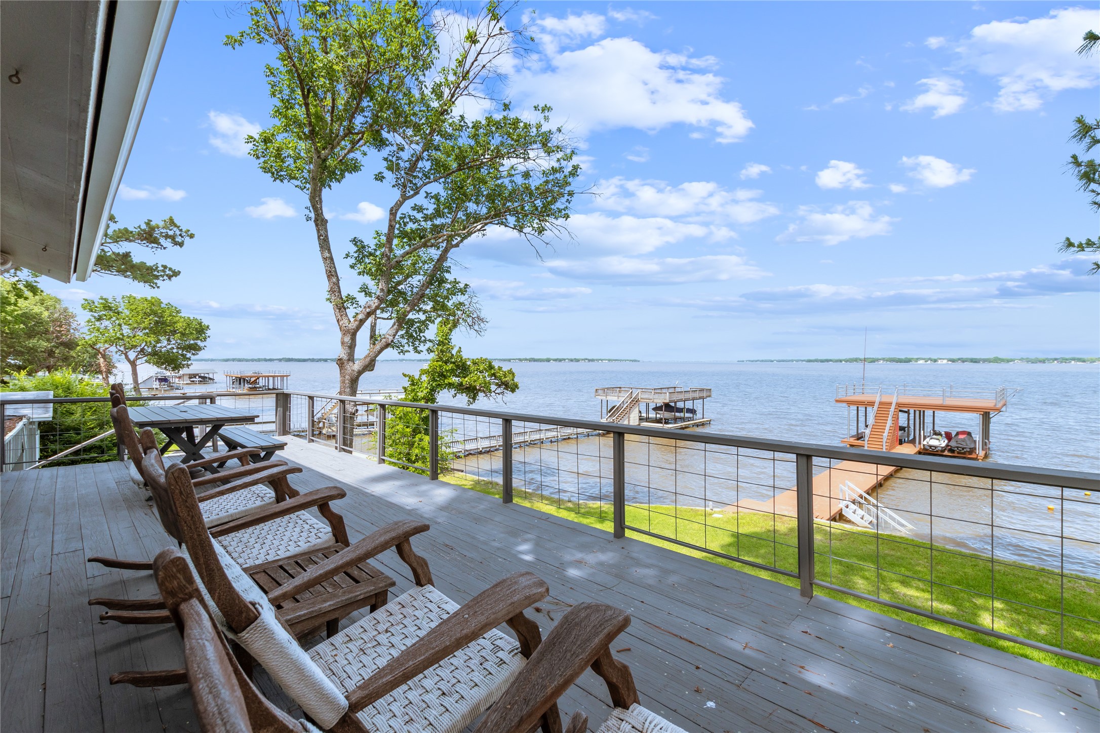 81 Isle Of View Drive