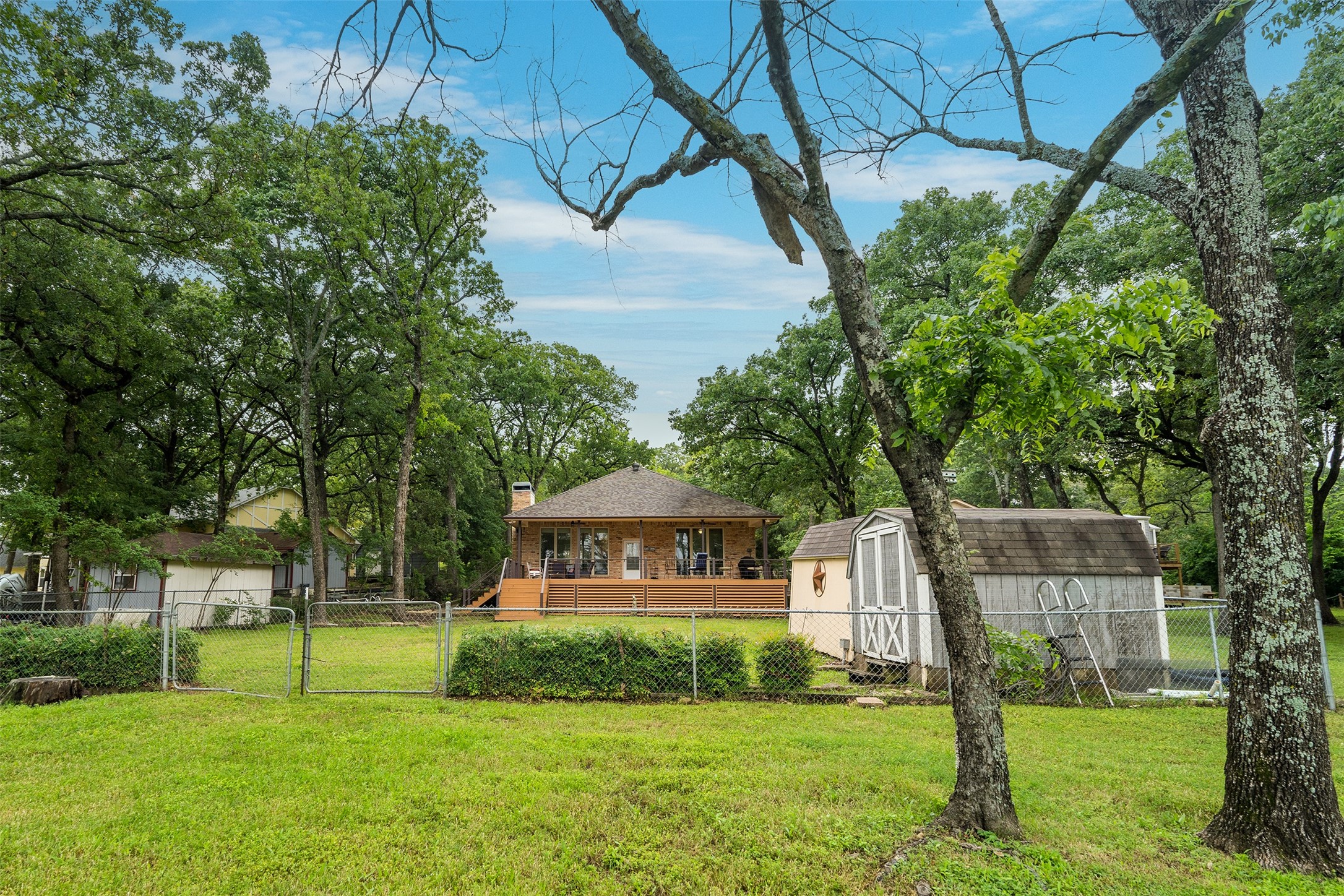 808 Oak Landing Circle