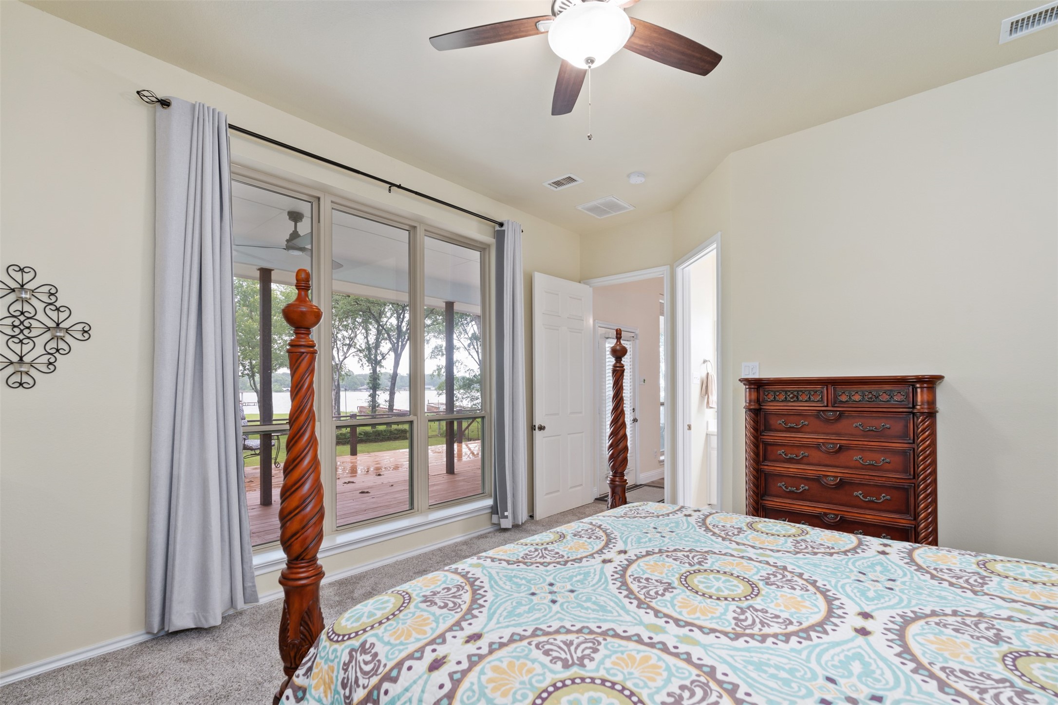 808 Oak Landing Circle