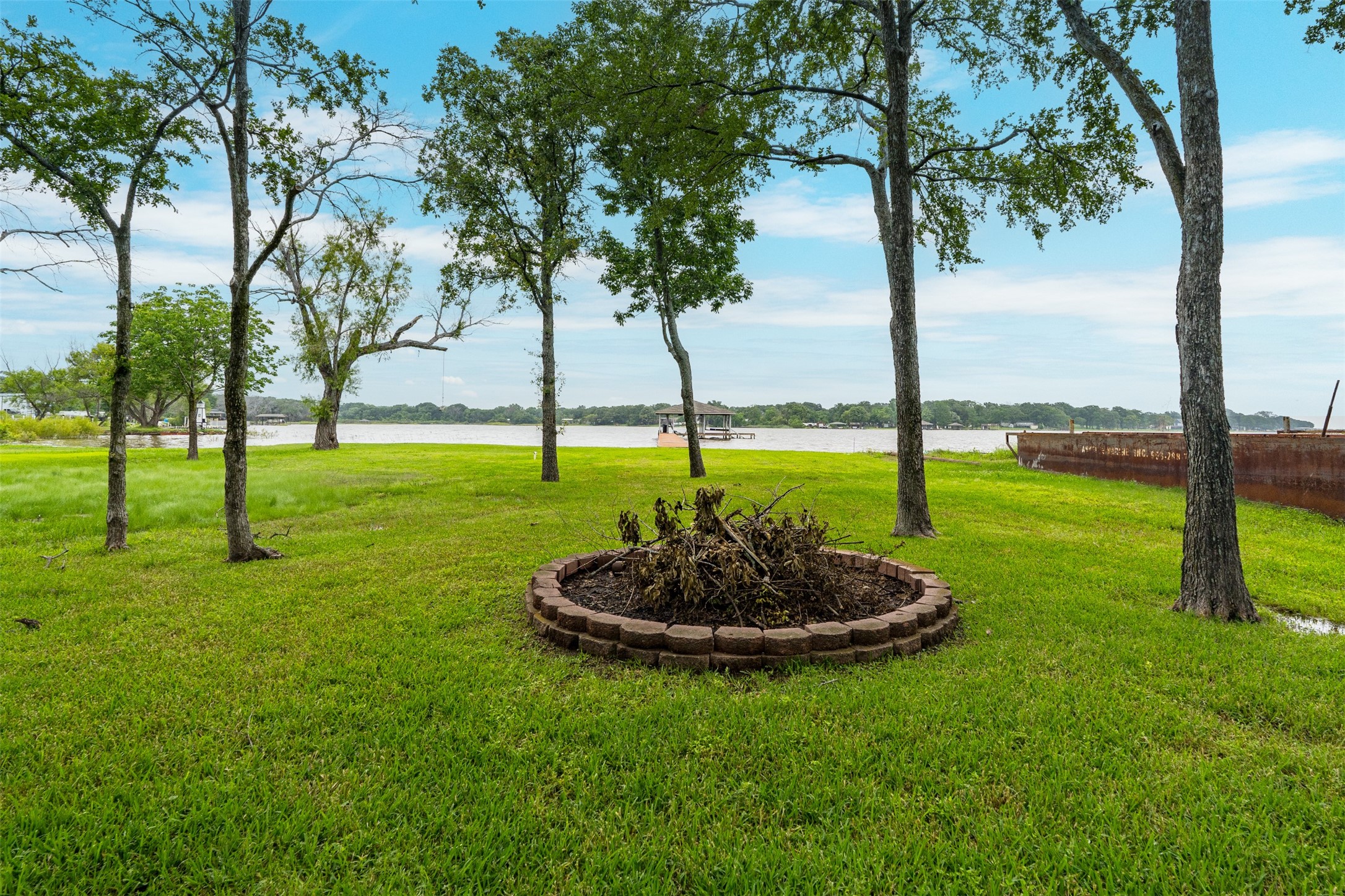 808 Oak Landing Circle