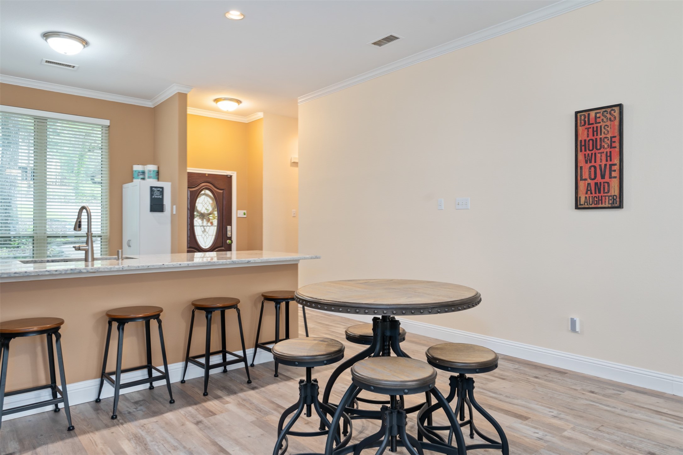 808 Oak Landing Circle