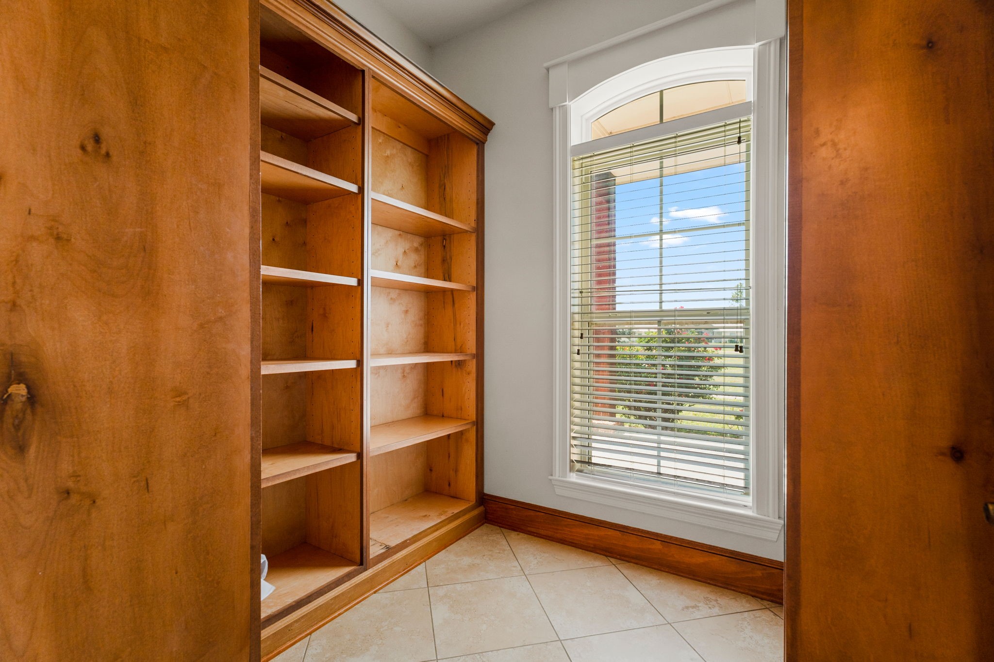 4801 Bridle View Court