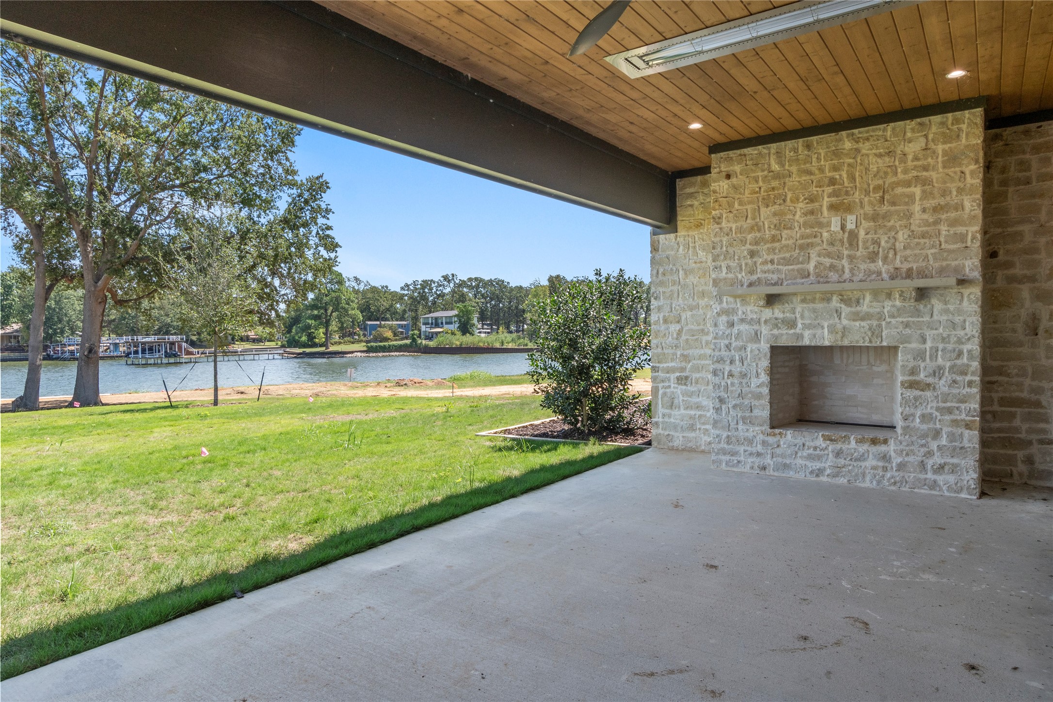 2578 Groves Drive