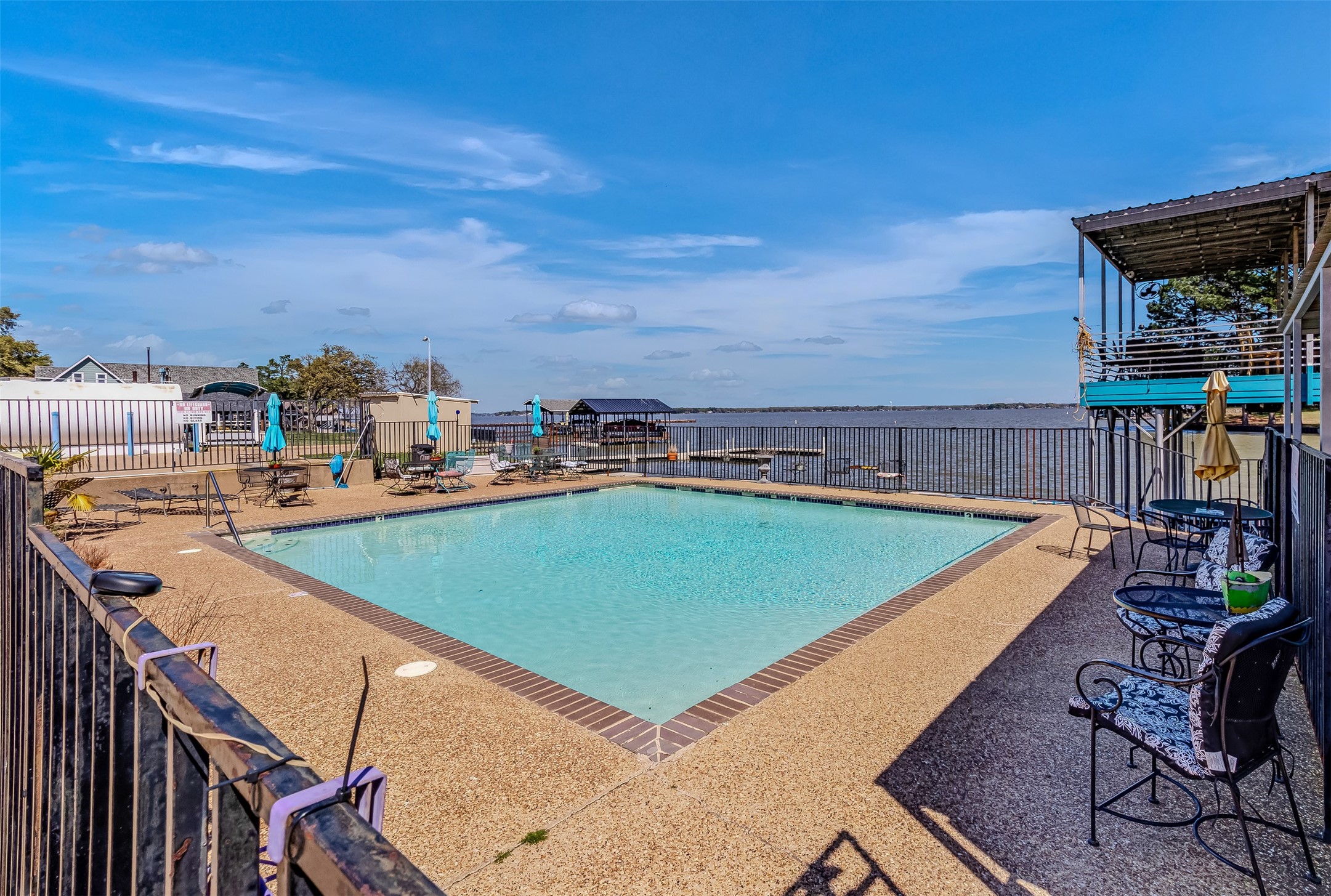 1933 Island Circle B106