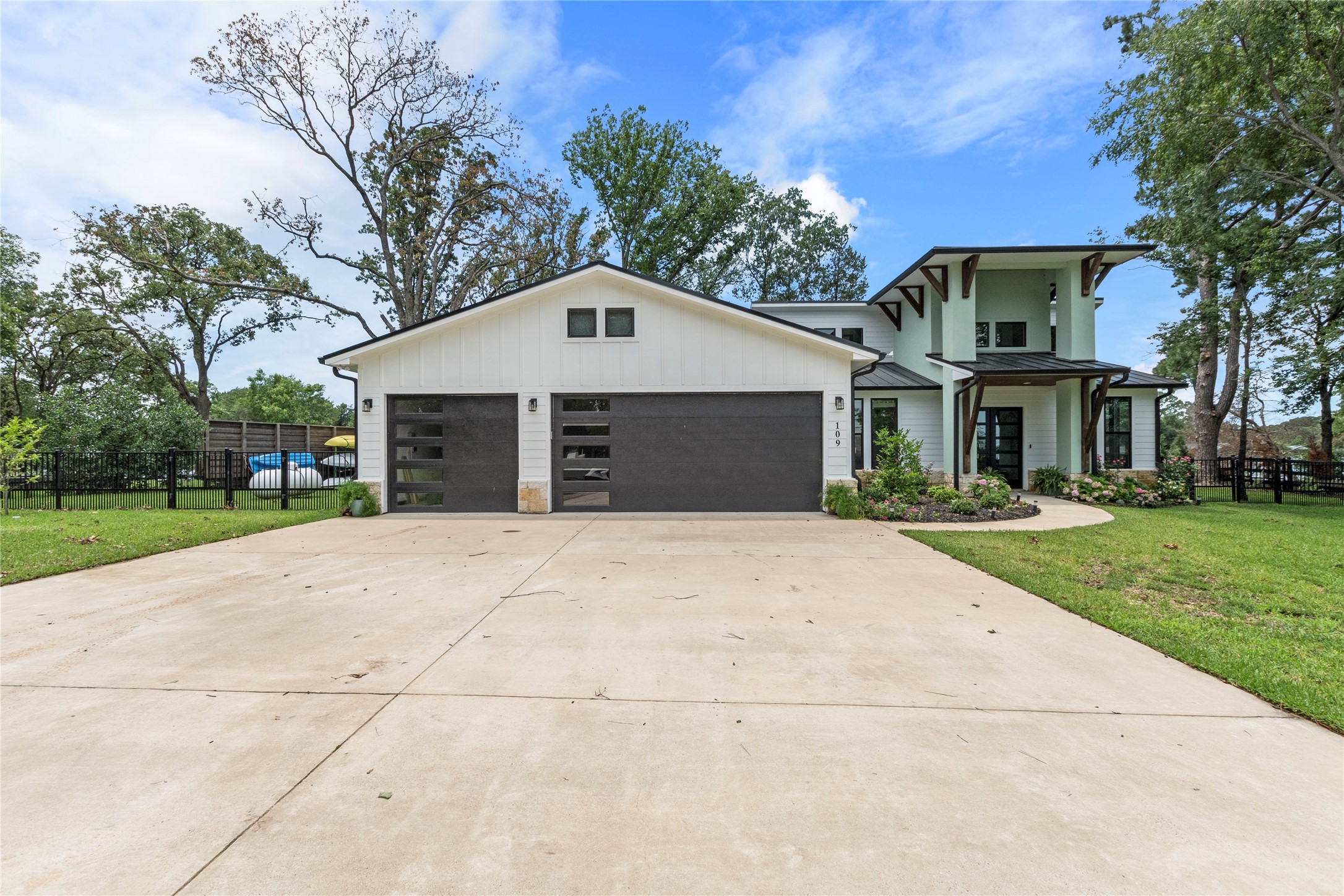 109 Private Road 5801