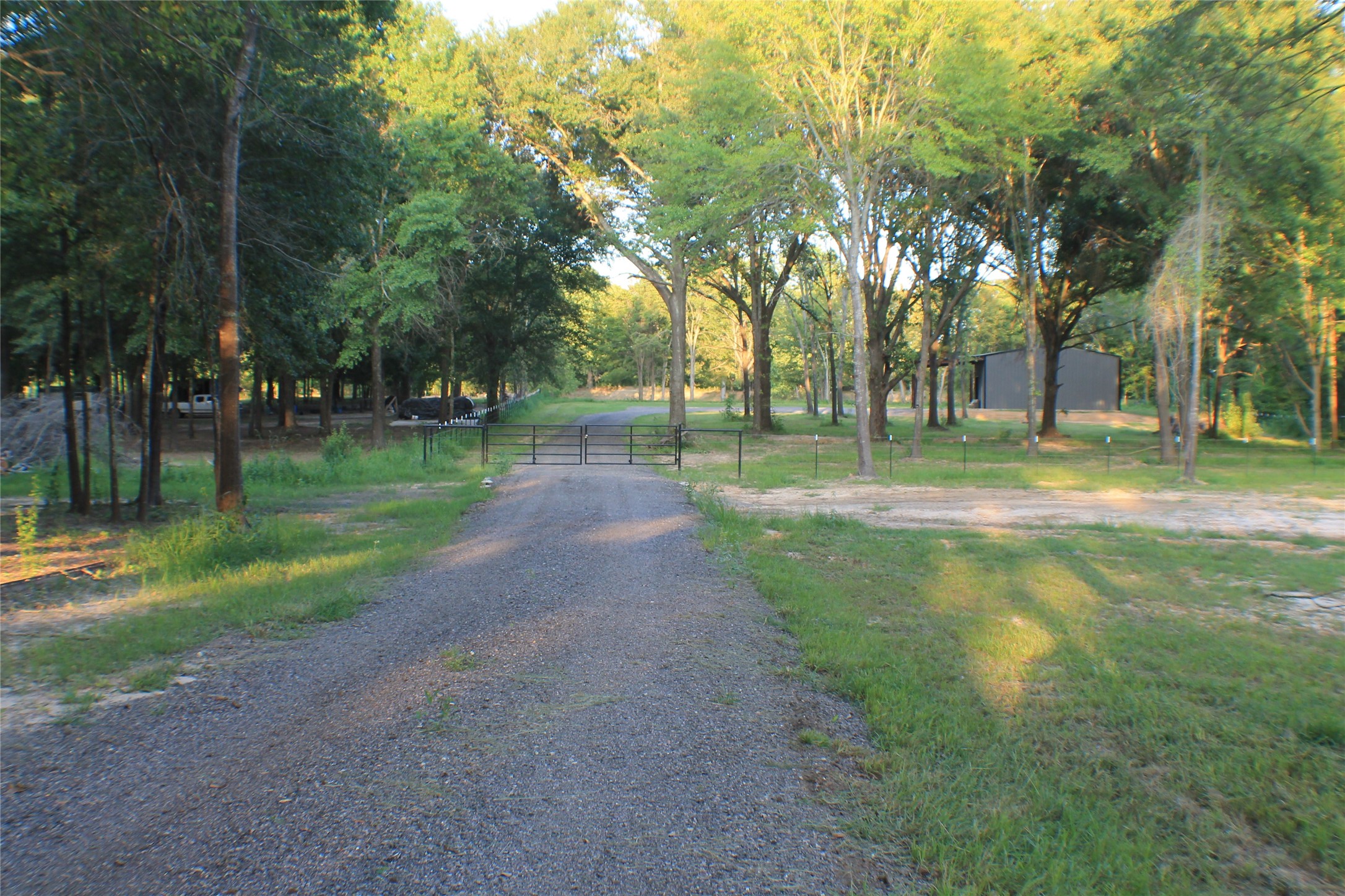 1006 Cream Level Road