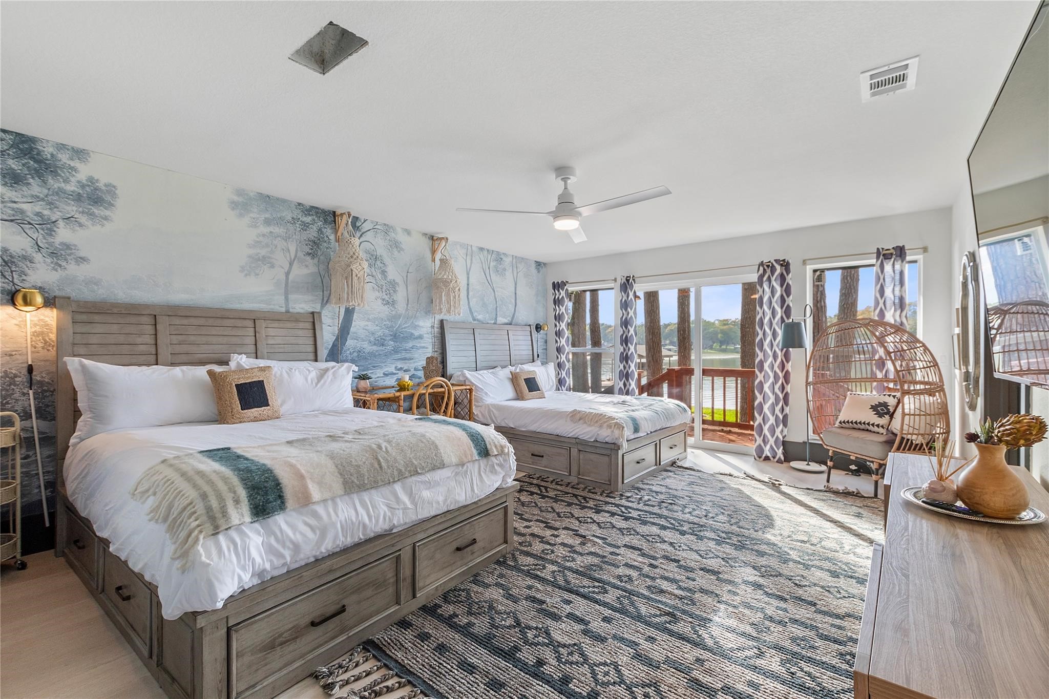 190 Thunderbird Drive