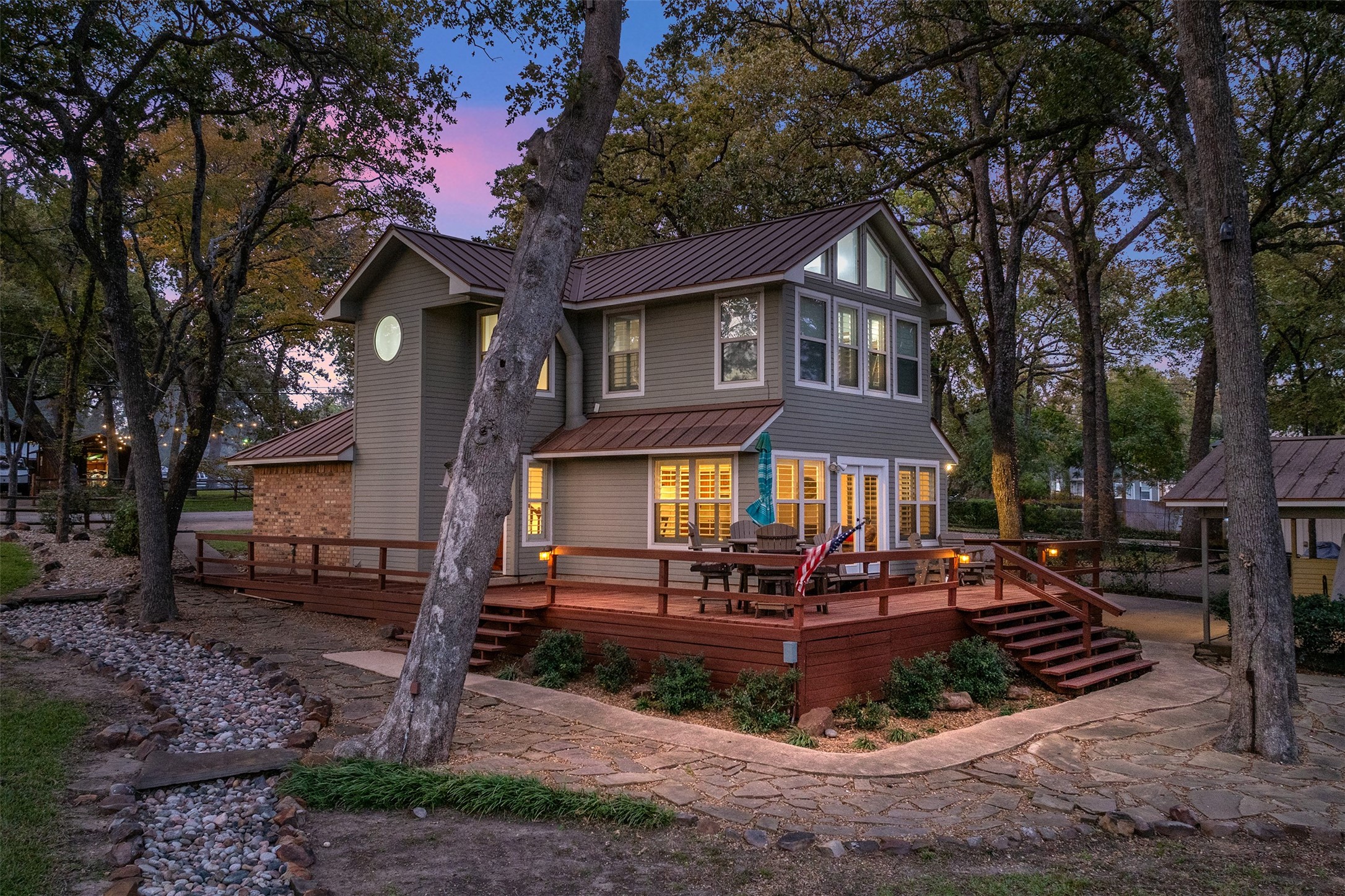 1517 Oak Shore Drive