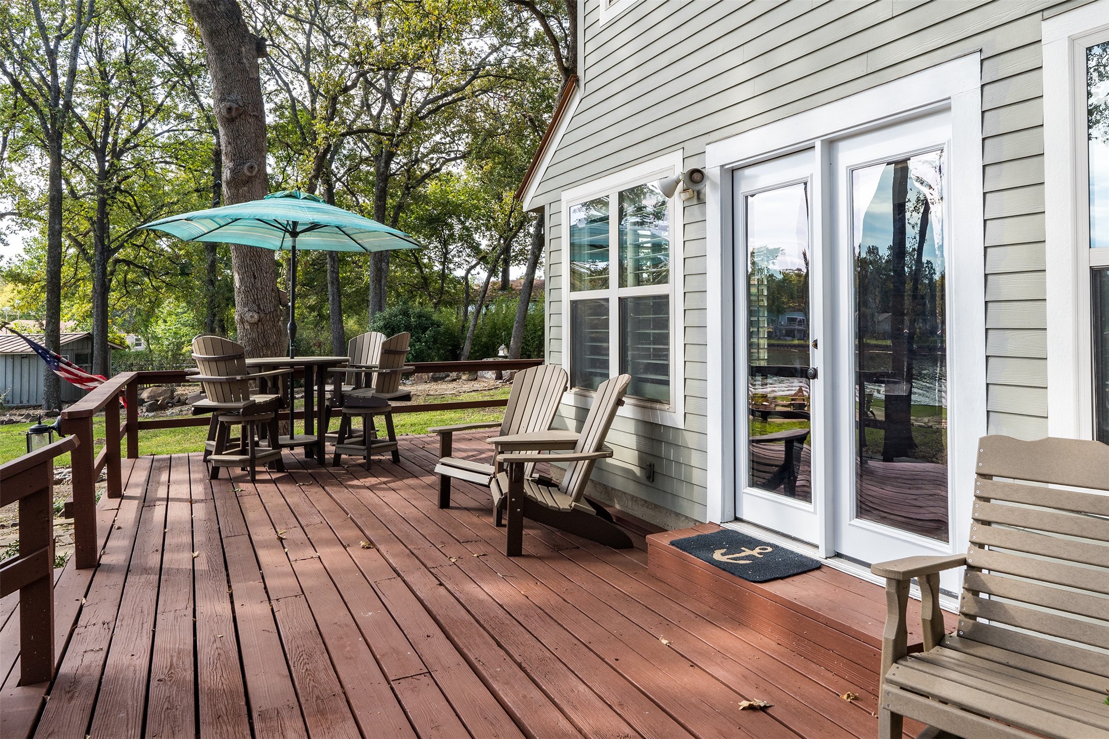 1517 Oak Shore Drive