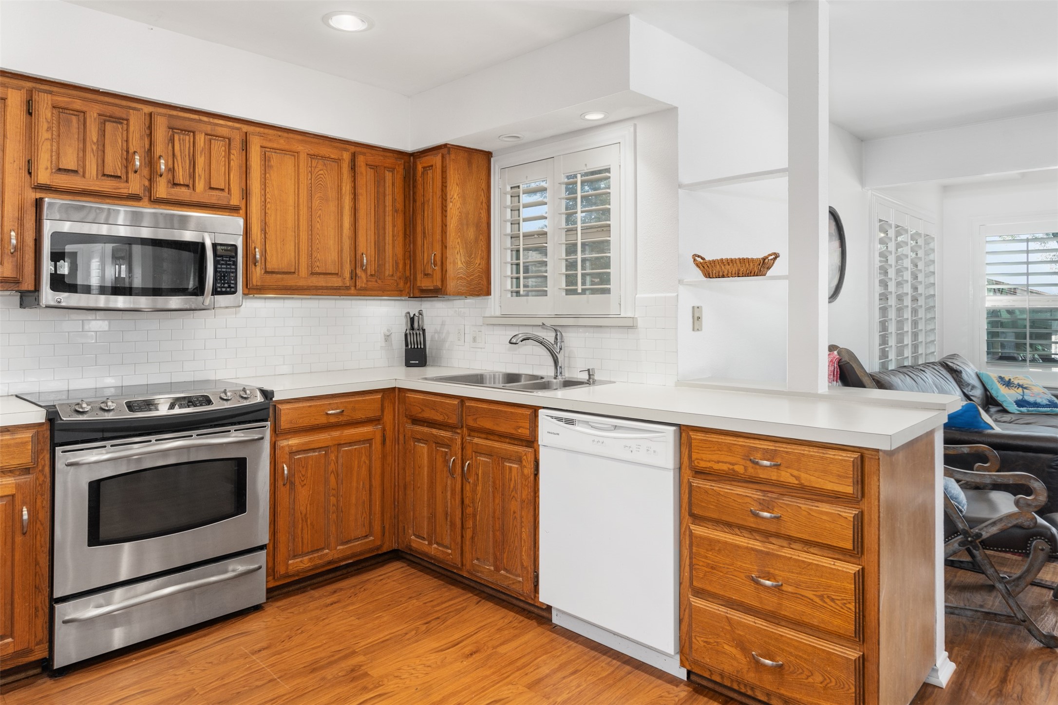 1517 Oak Shore Drive