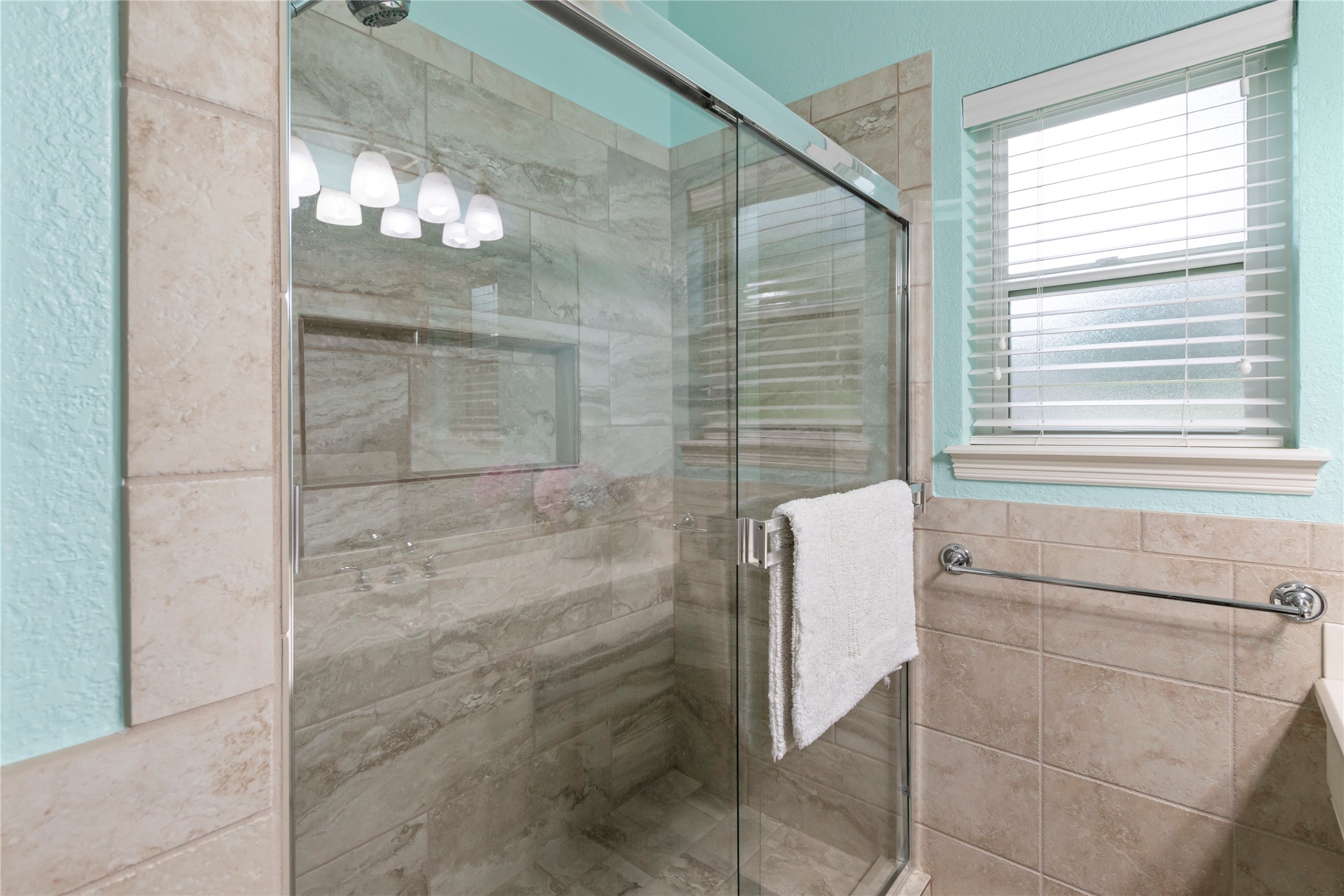 236 E Beachwood Loop