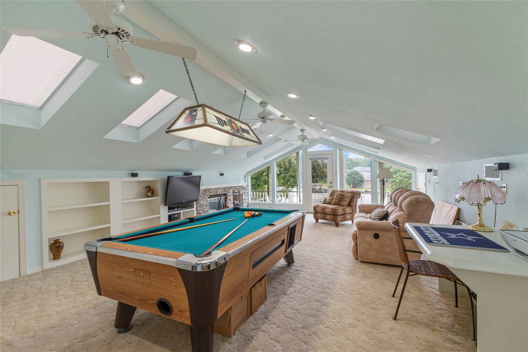 236 E Beachwood Loop