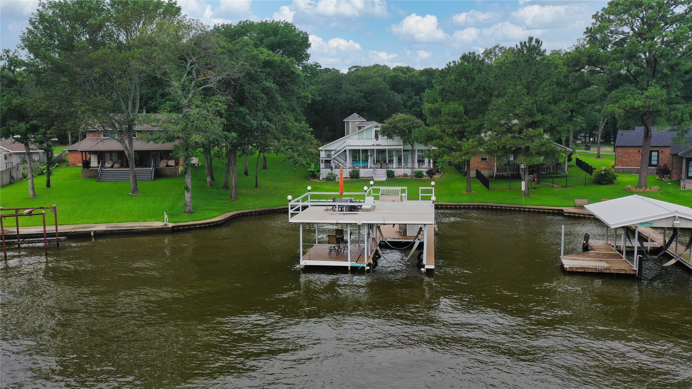 236 E Beachwood Loop