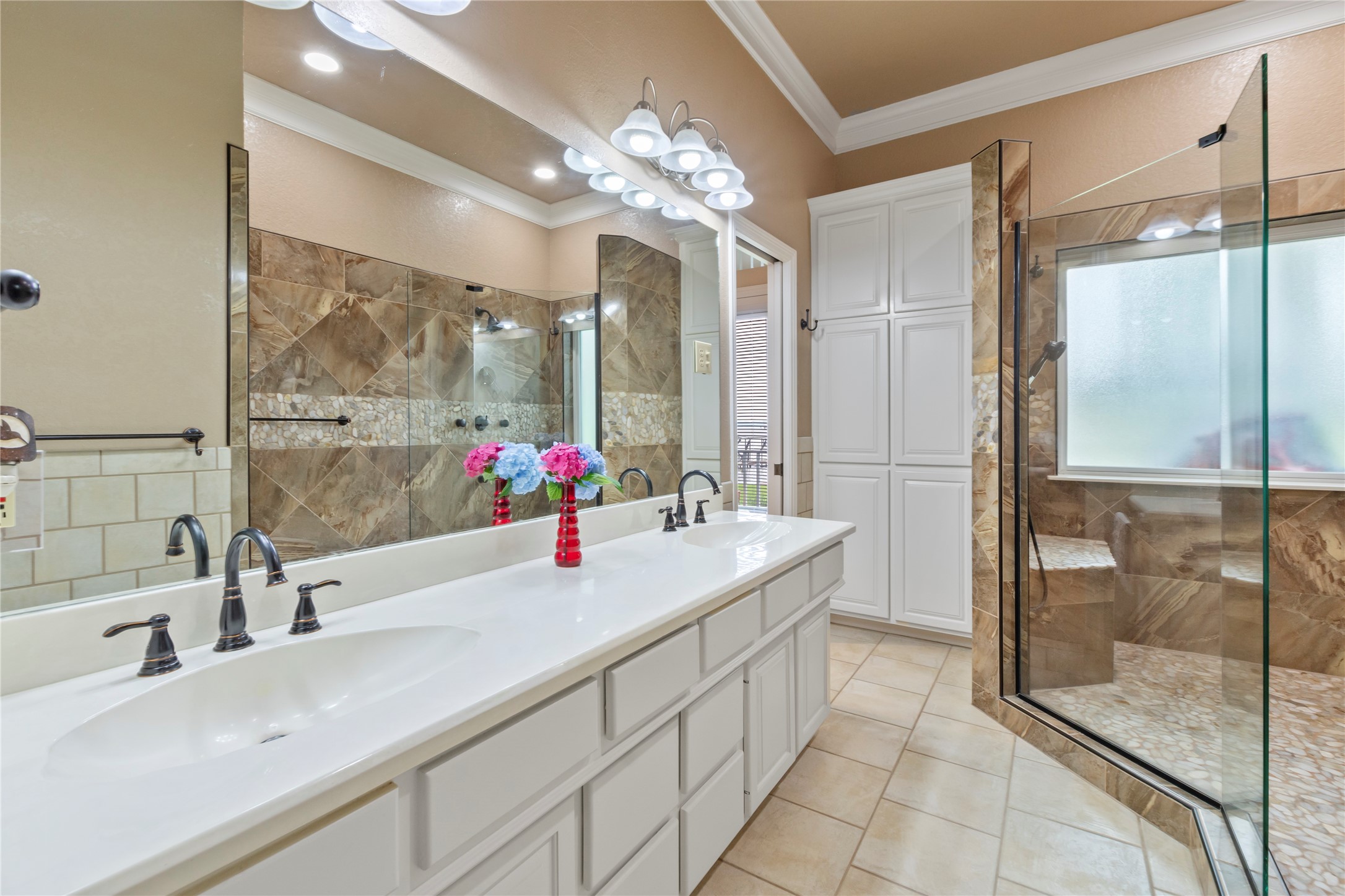 236 E Beachwood Loop