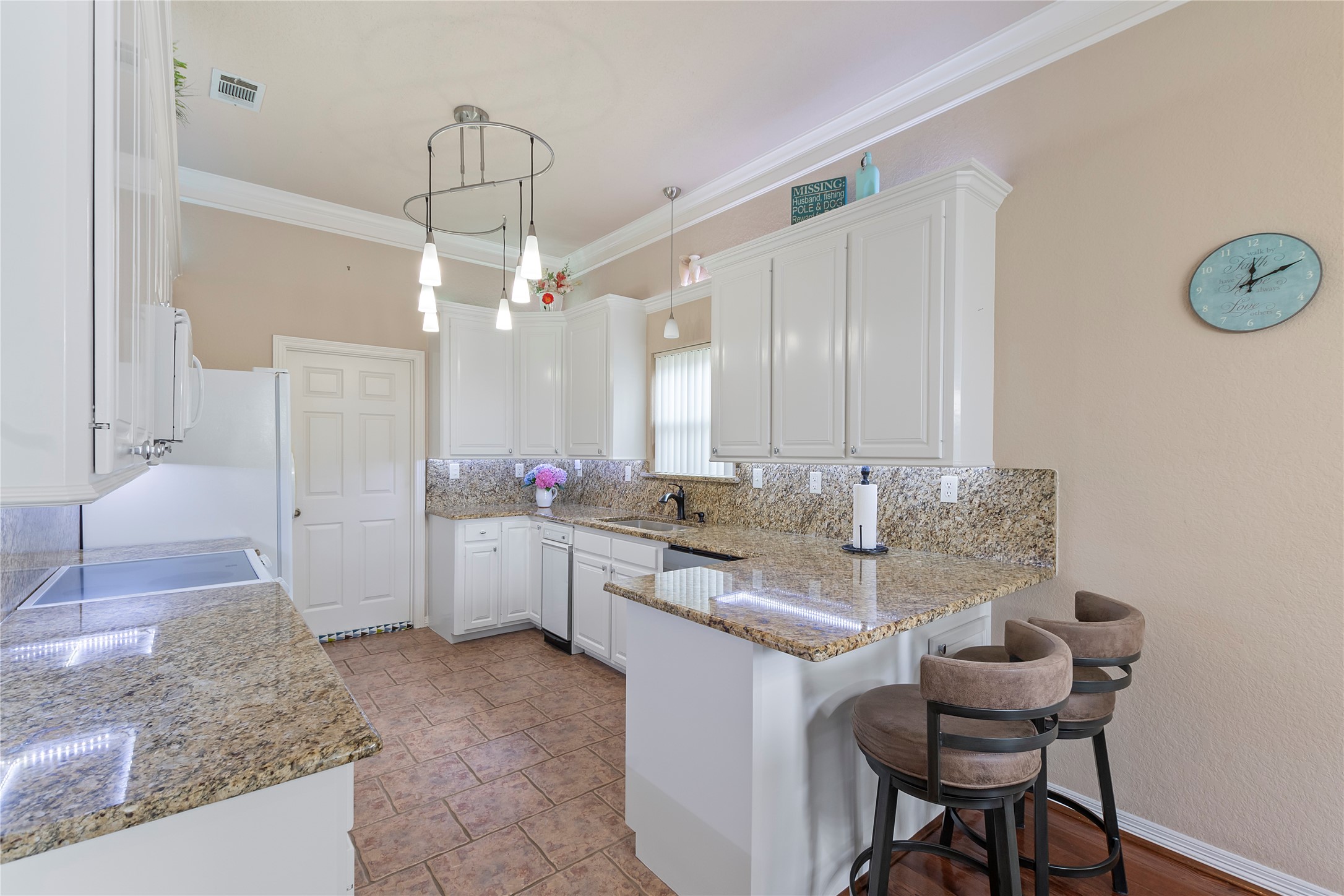 236 E Beachwood Loop