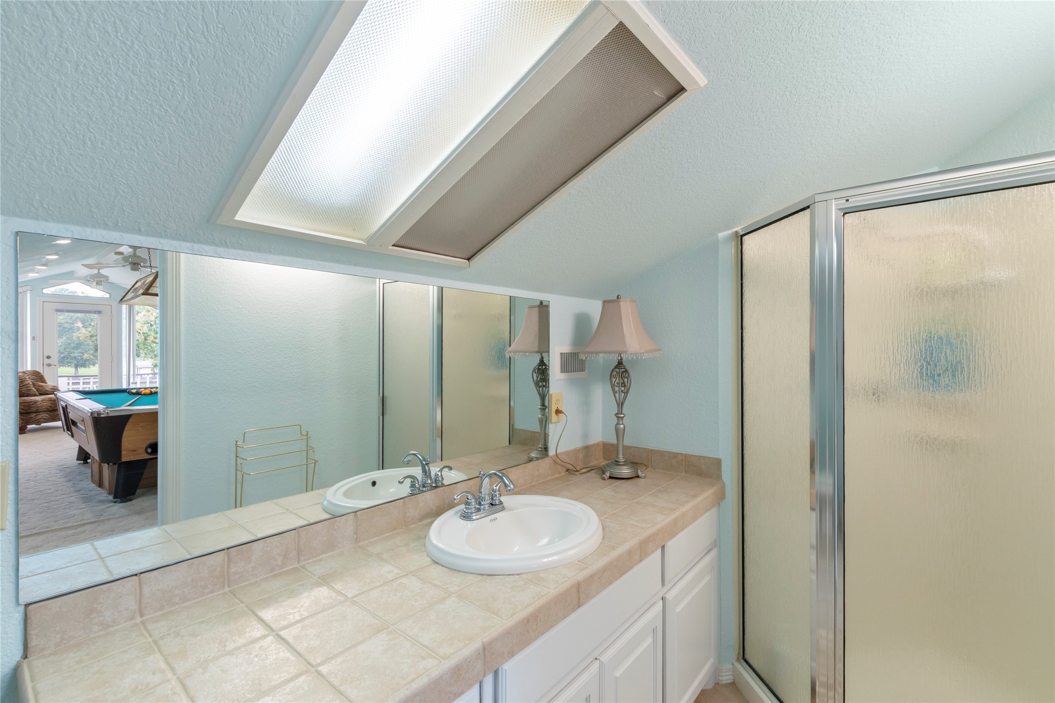 236 E Beachwood Loop