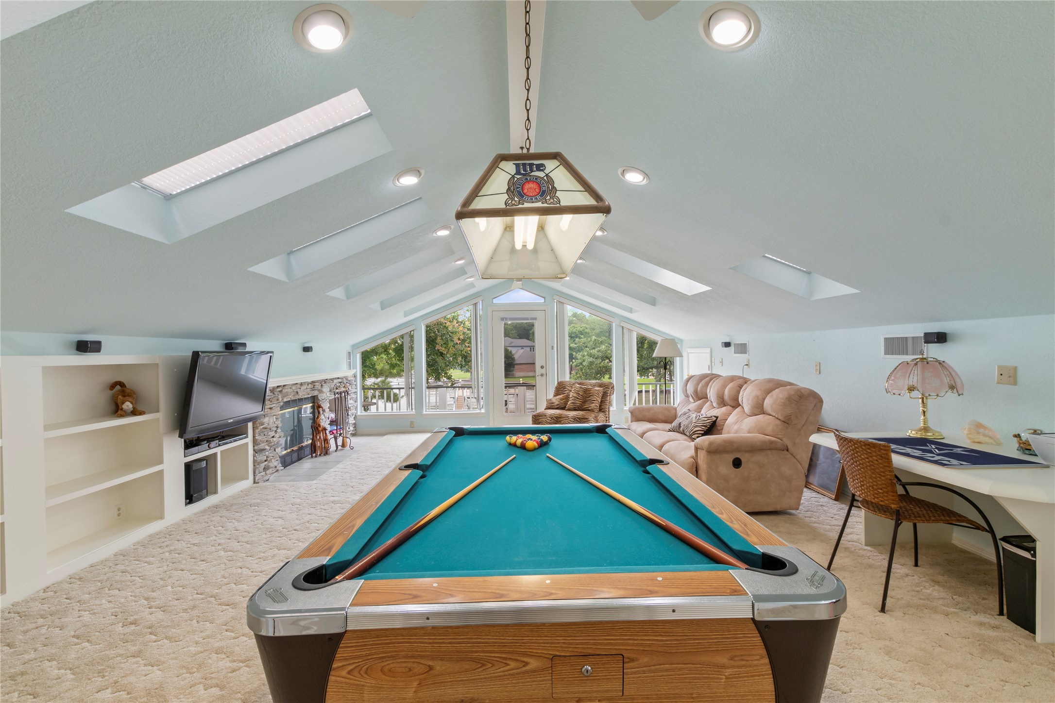 236 E Beachwood Loop