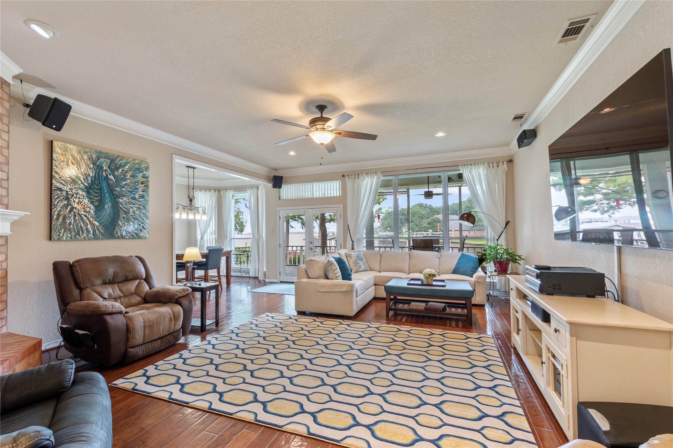 236 E Beachwood Loop