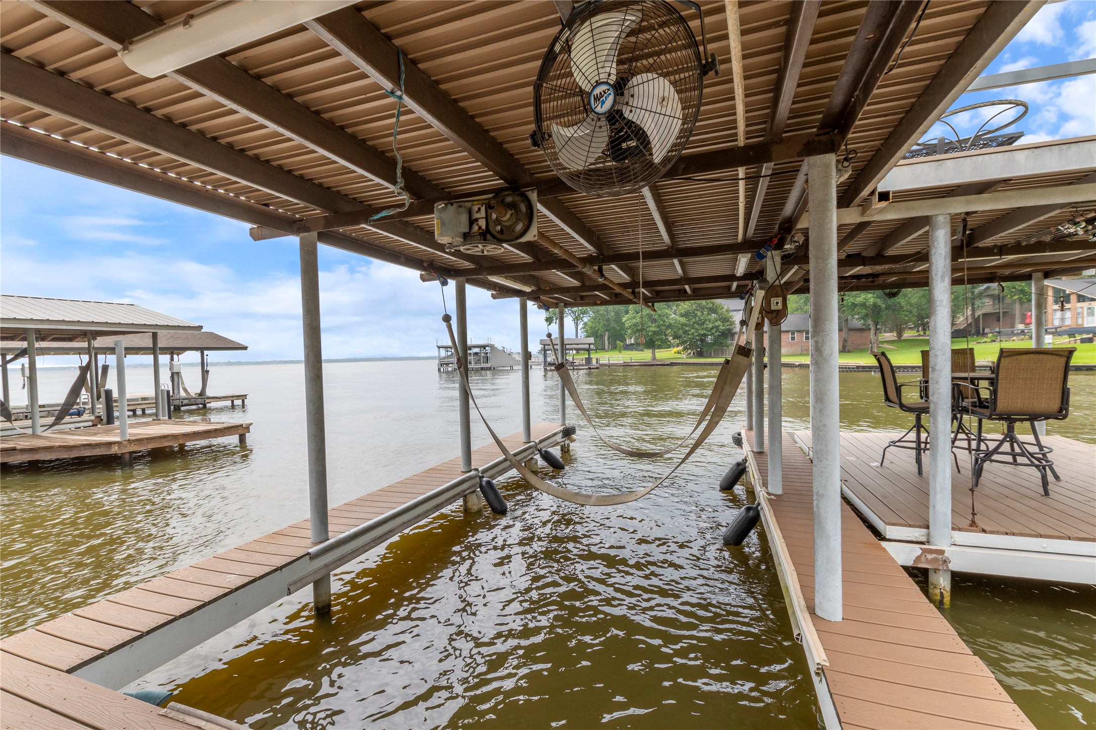 236 E Beachwood Loop