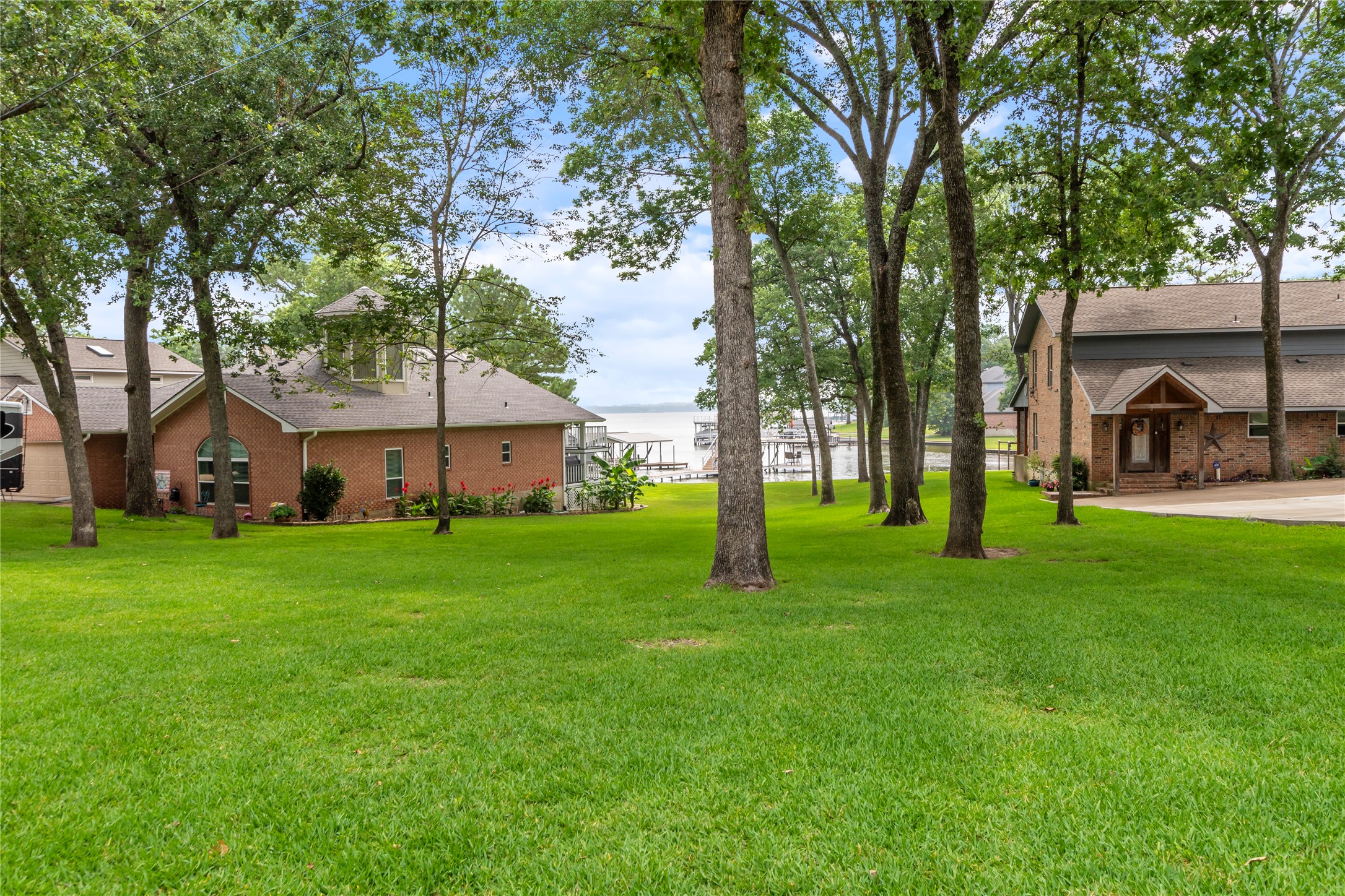 236 E Beachwood Loop