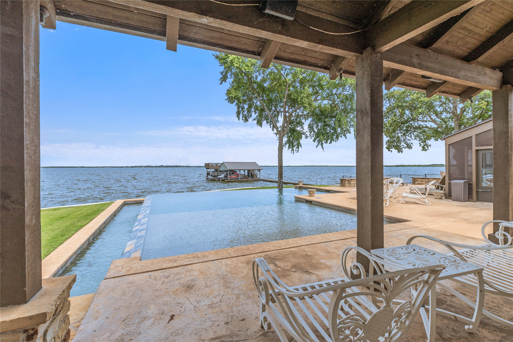 553 Arrowwood Beach Road