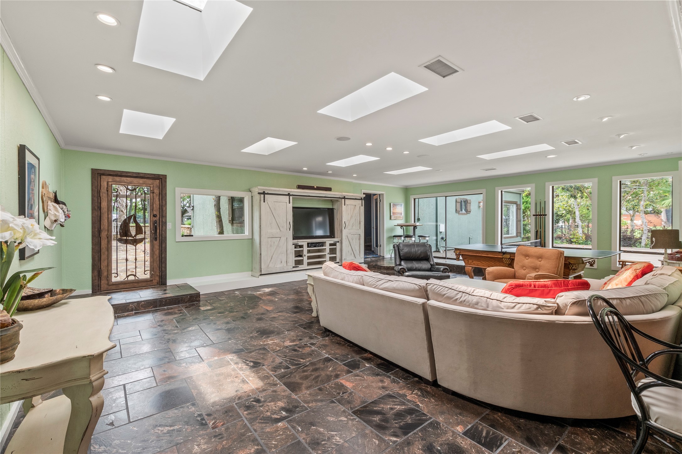 553 Arrowwood Beach Road