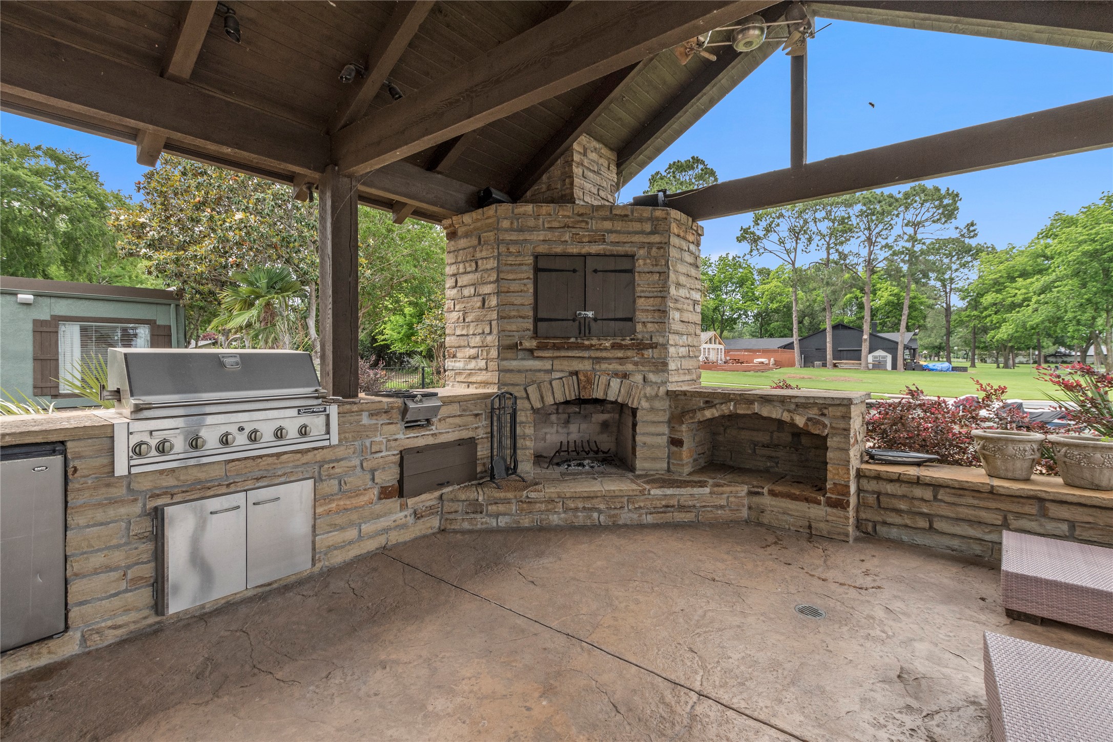 553 Arrowwood Beach Road