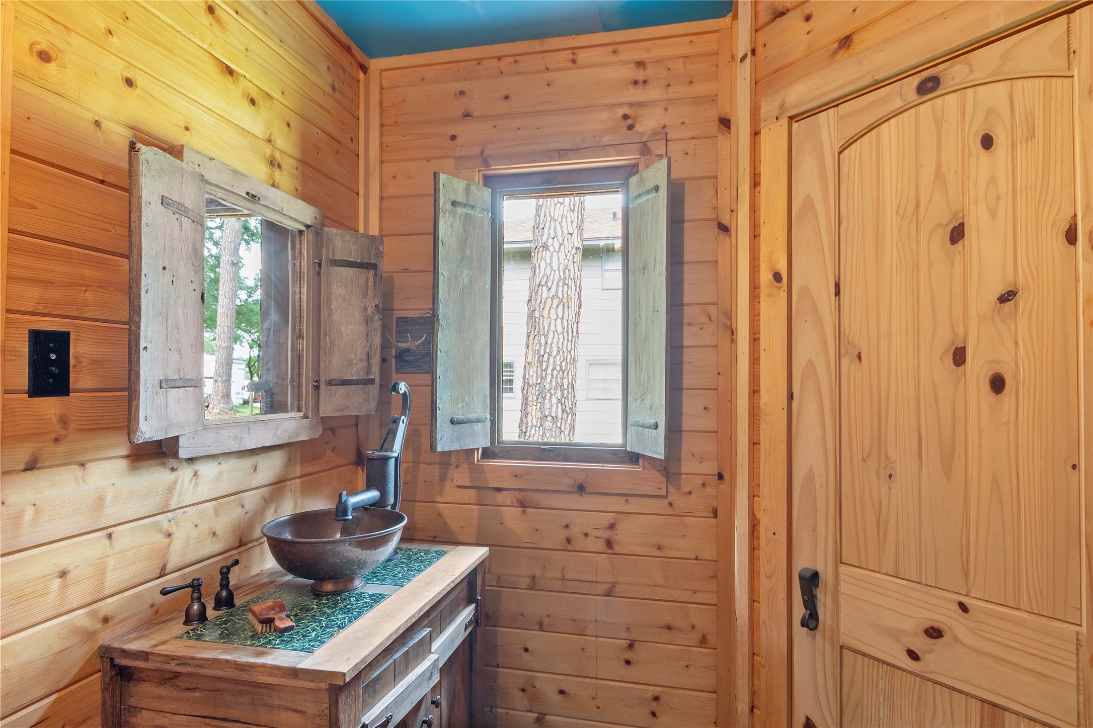 6990 County Road 2812