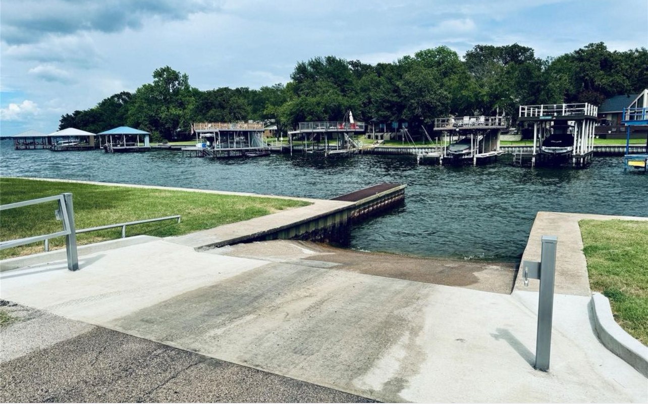 118 Channelview Drive