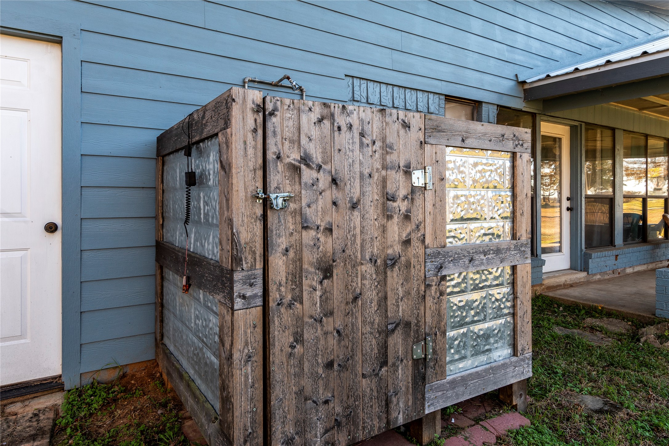 111 Rocking Chair Ranch Road