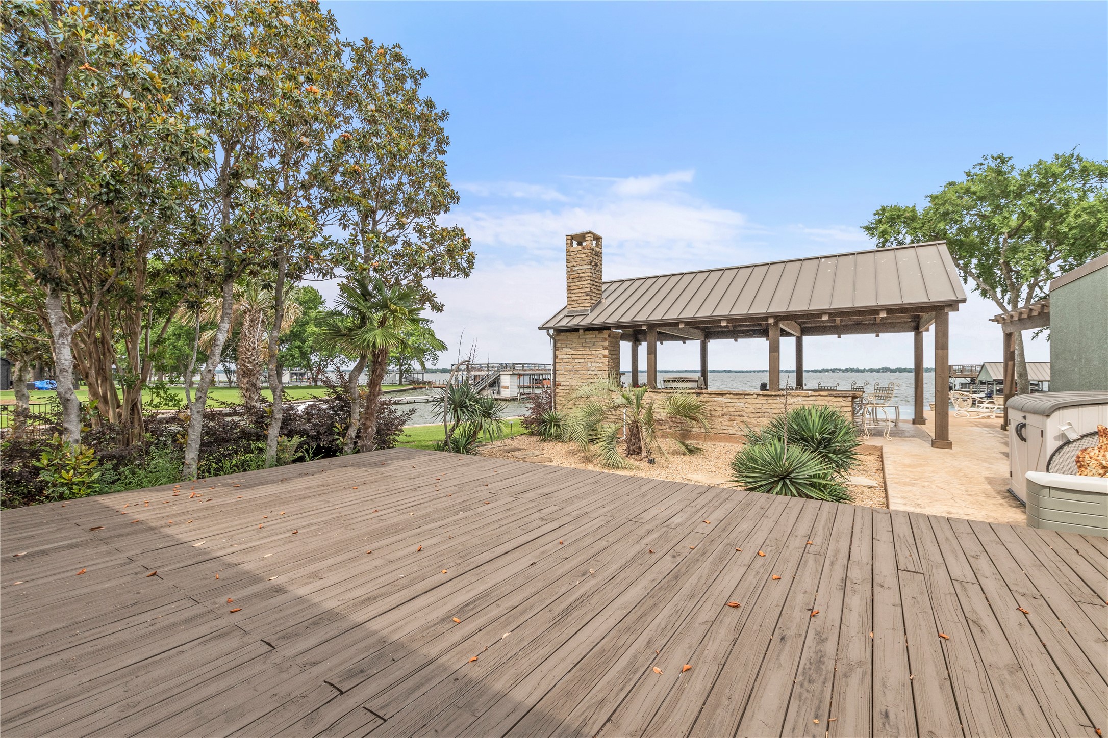 553 Arrowwood Beach Road