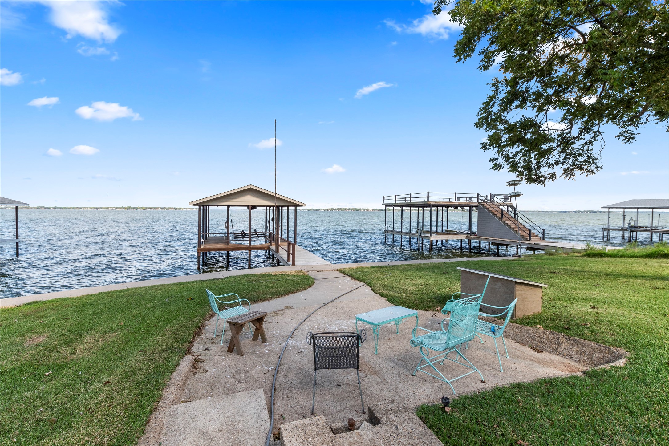 201 Isle Of View Drive