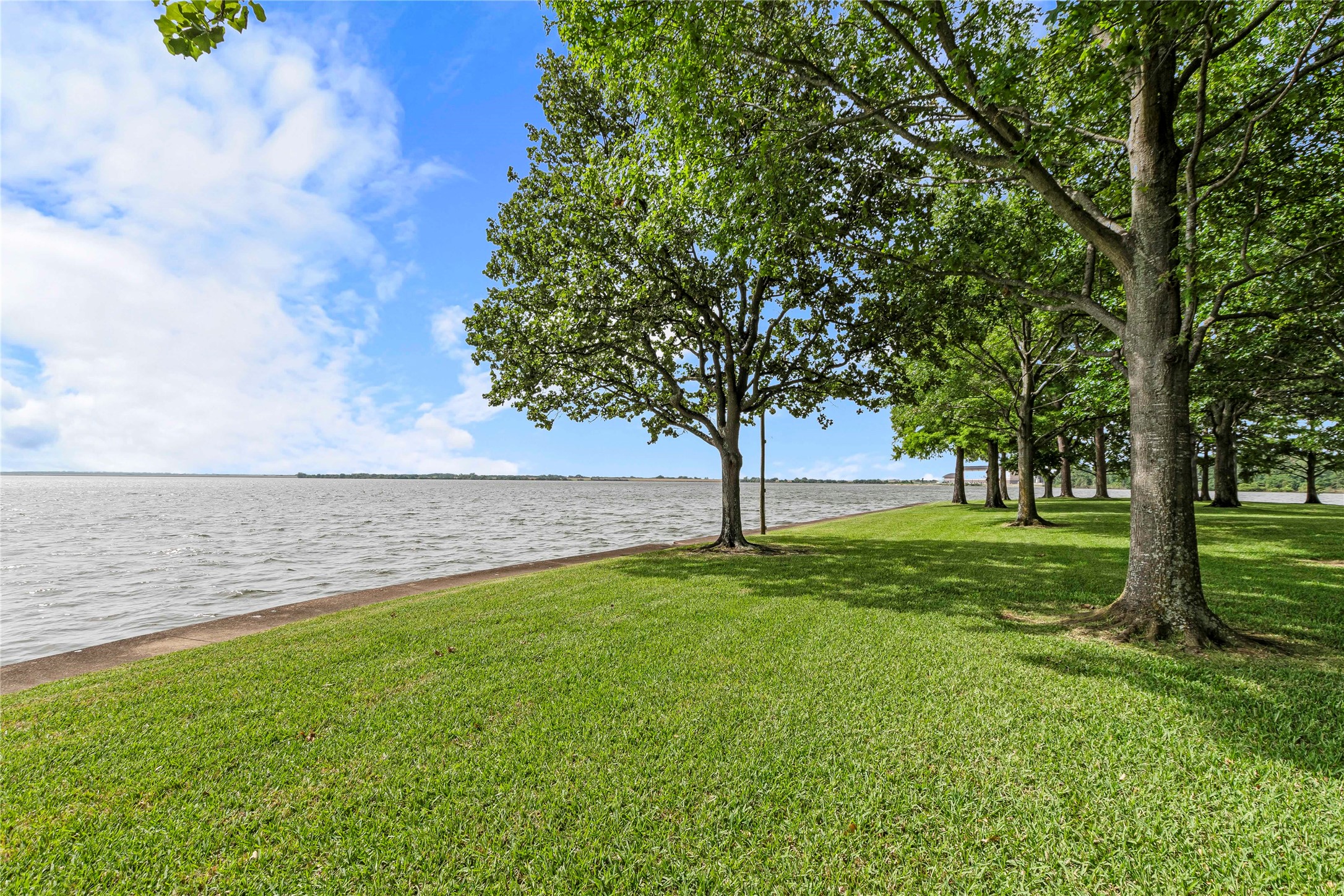 555 Arrowwood Beach Road