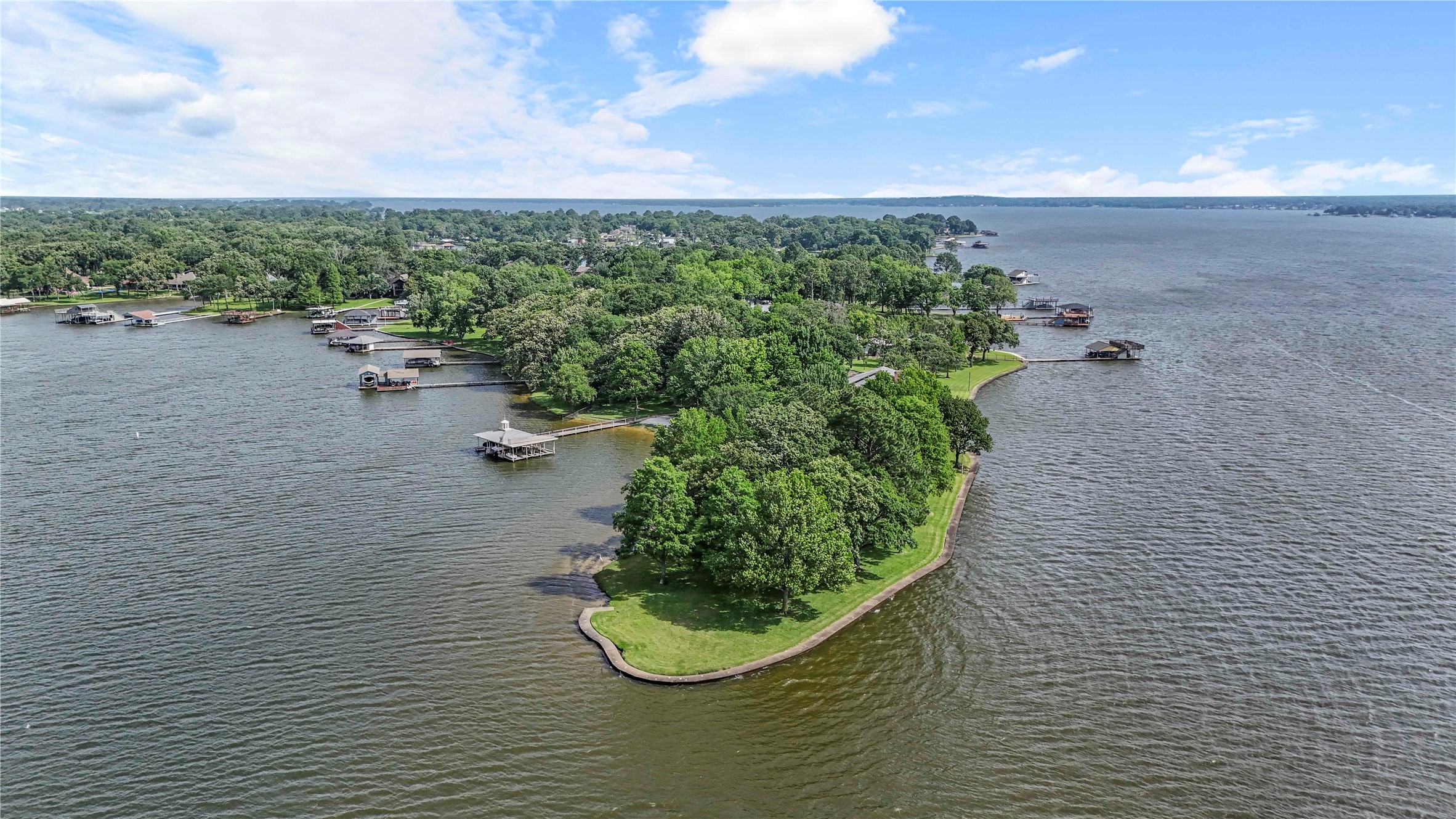 555 Arrowwood Beach Road