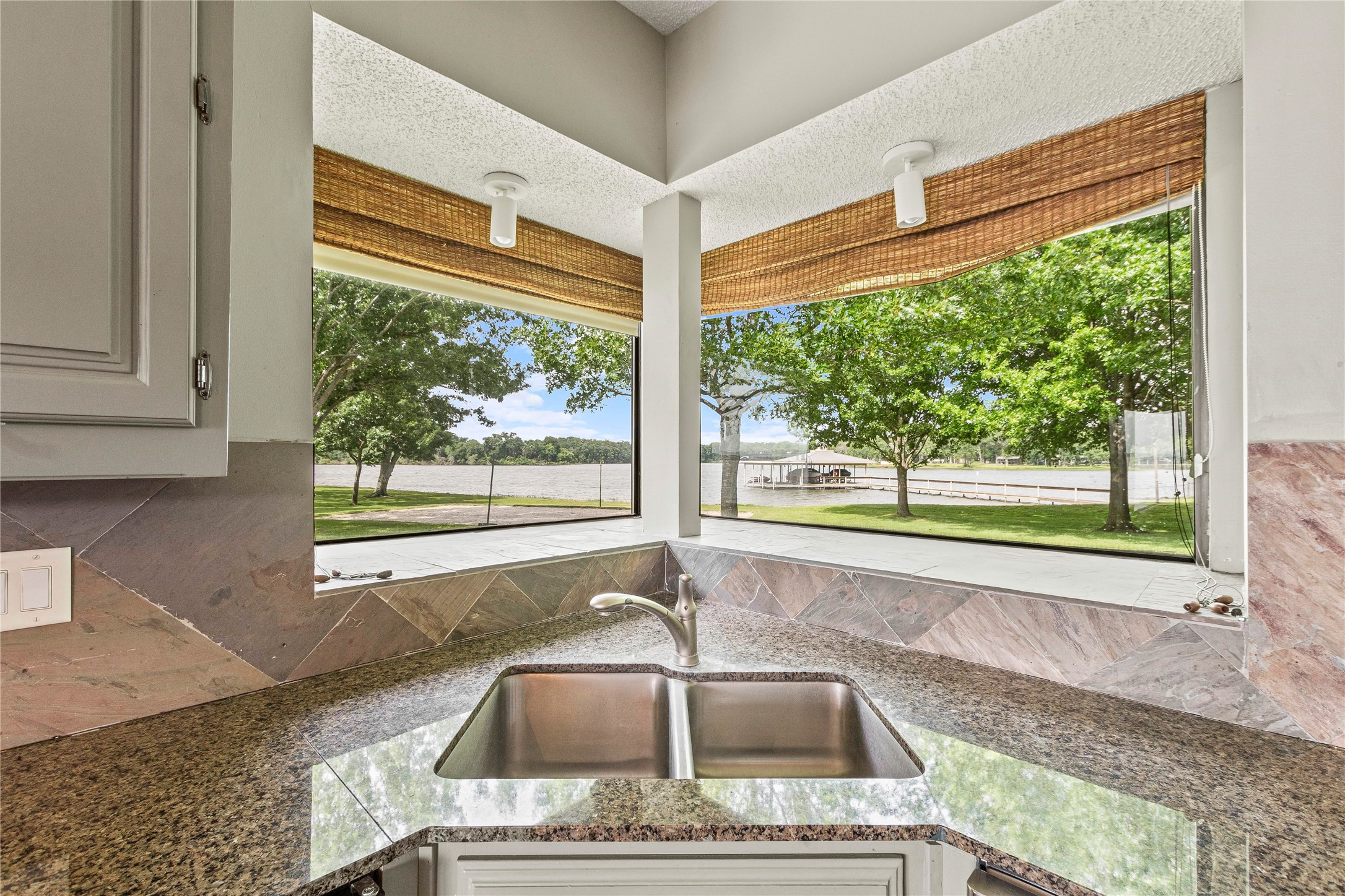 555 Arrowwood Beach Road