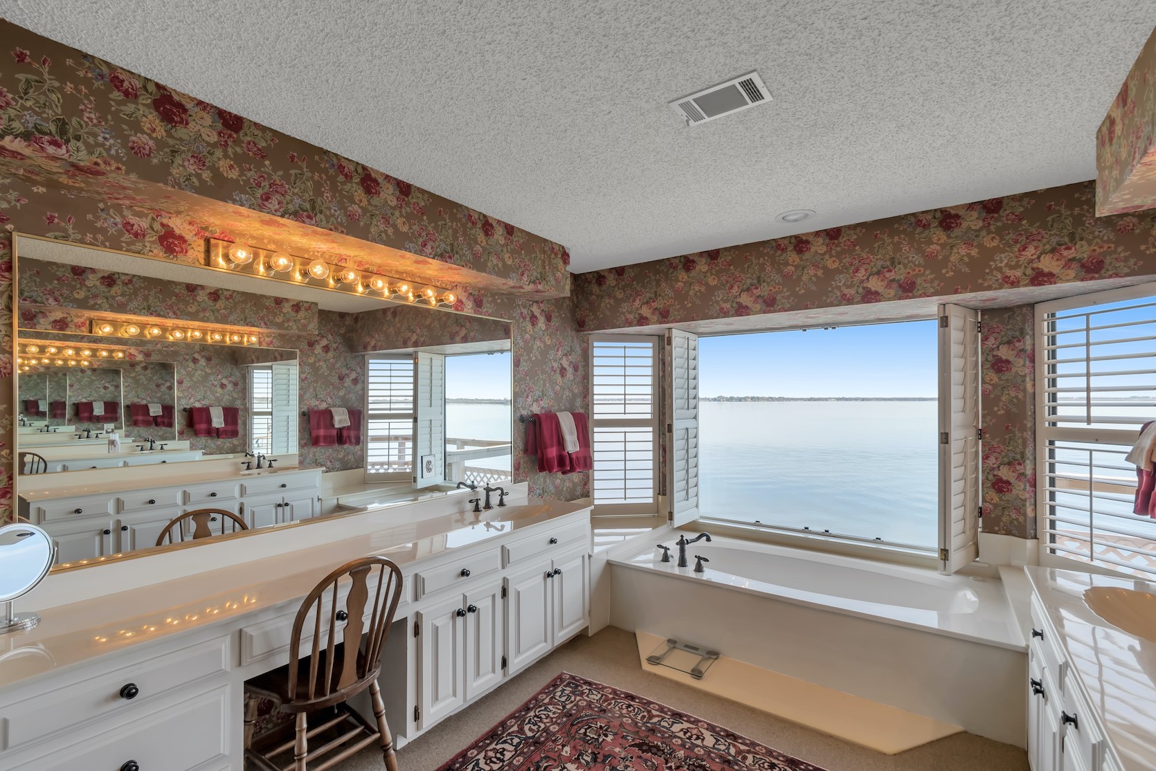 555 Arrowwood Beach Road