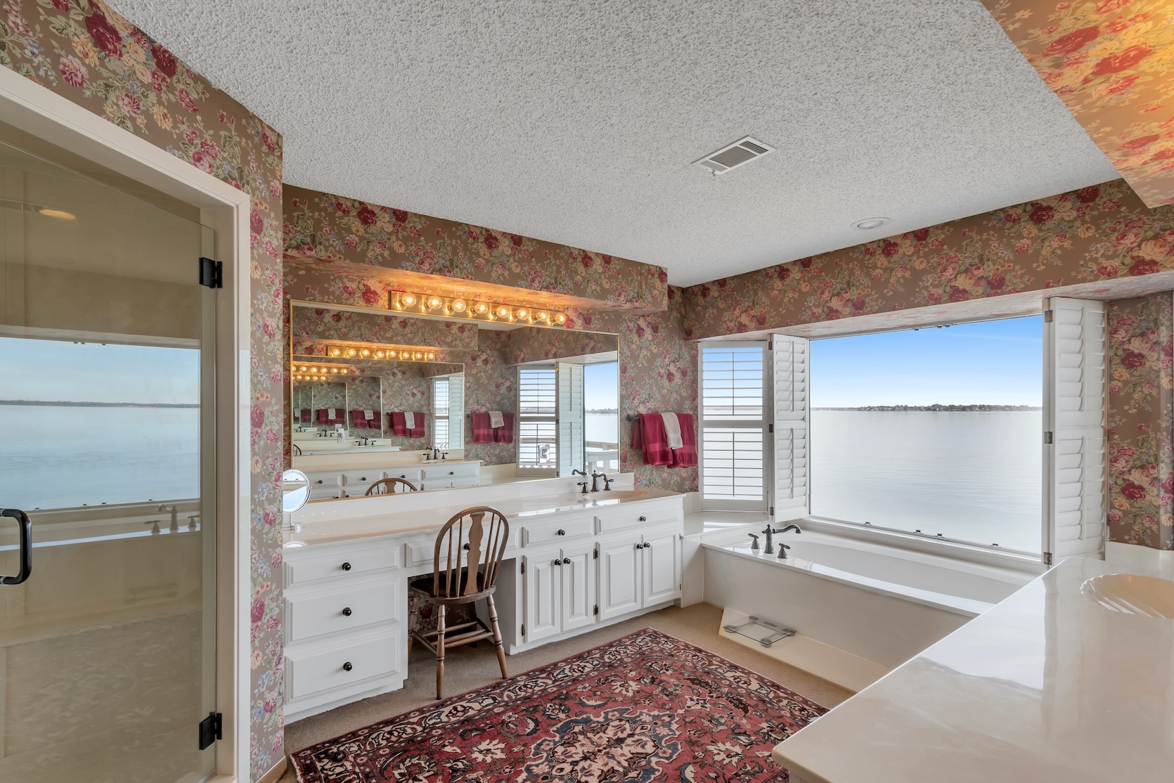 555 Arrowwood Beach Road