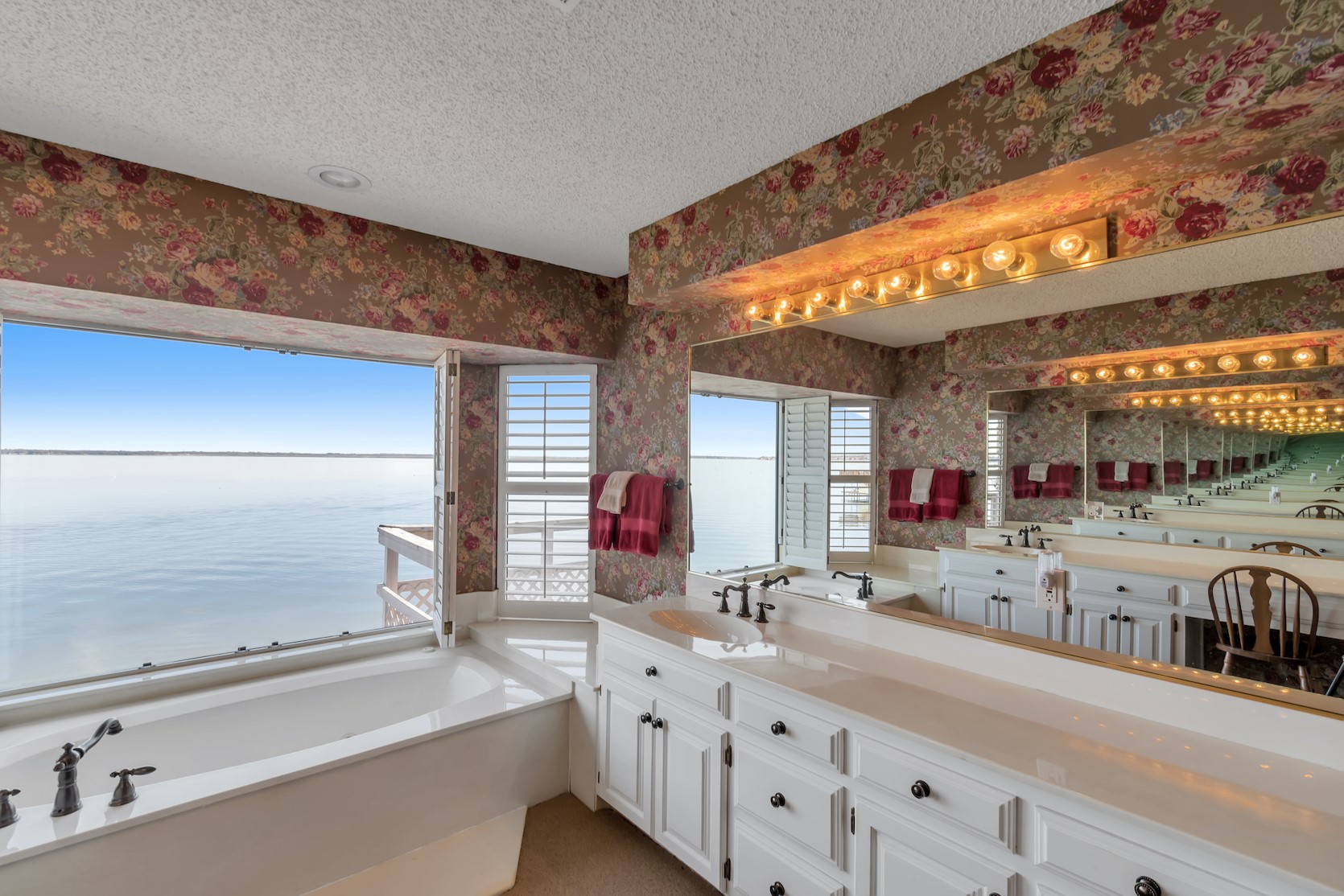 555 Arrowwood Beach Road