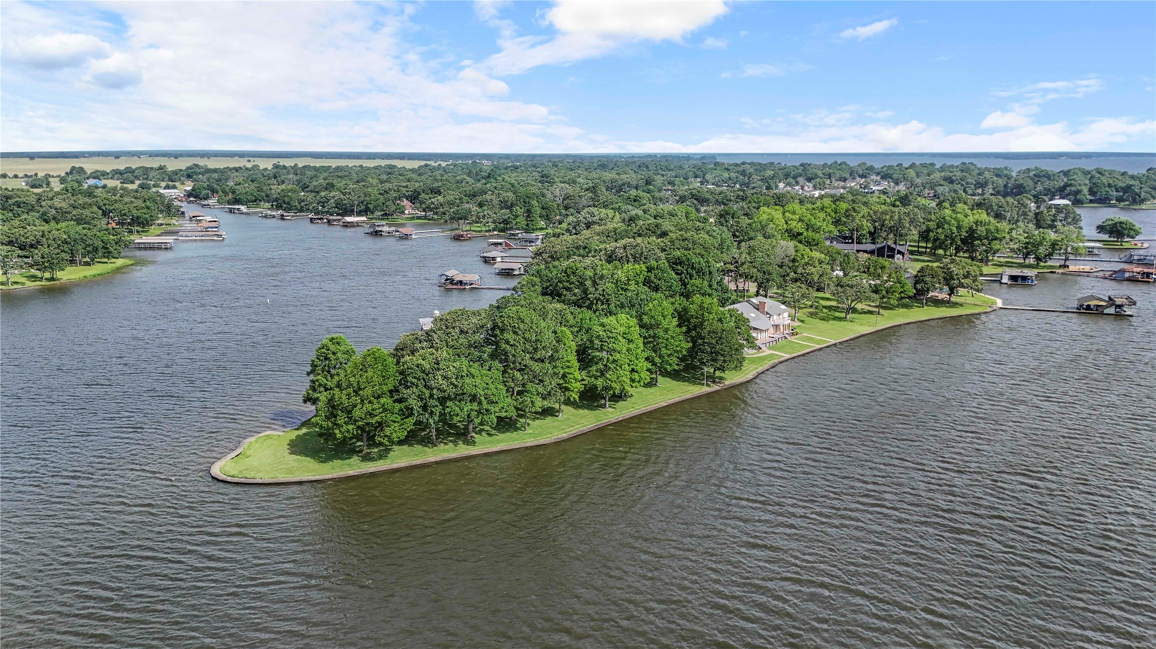 555 Arrowwood Beach Road