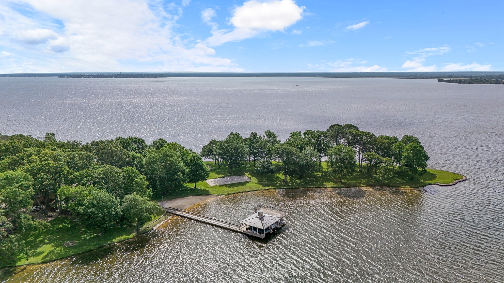 555 Arrowwood Beach Road