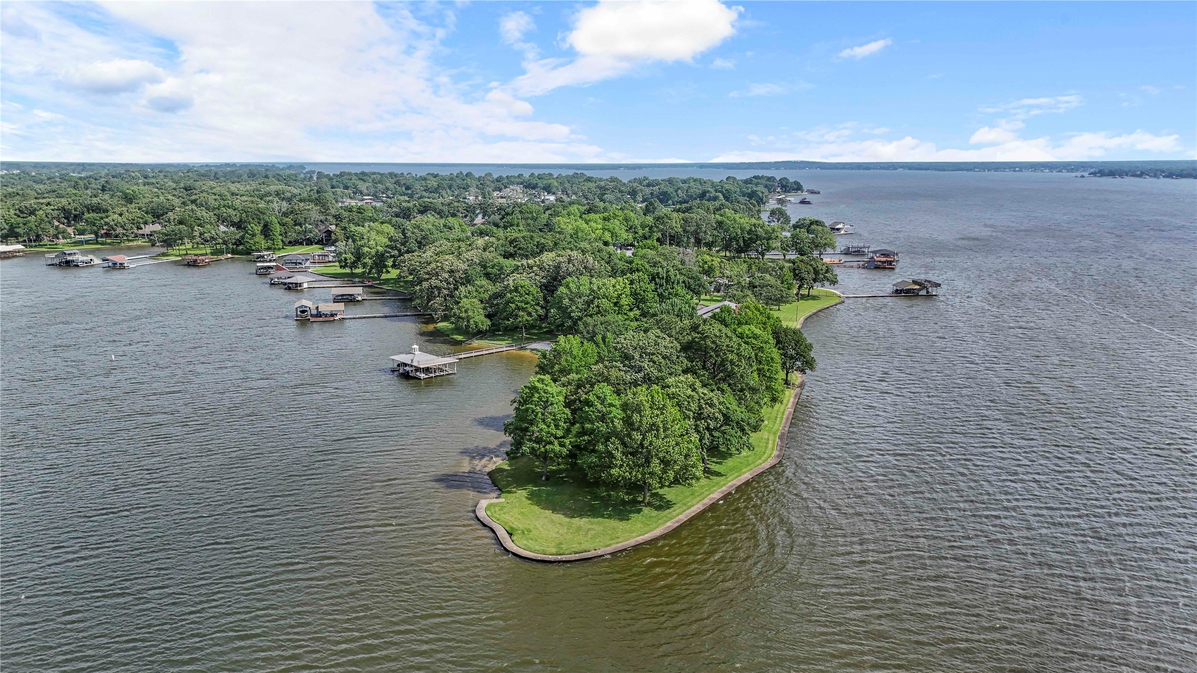 555 Arrowwood Beach Road