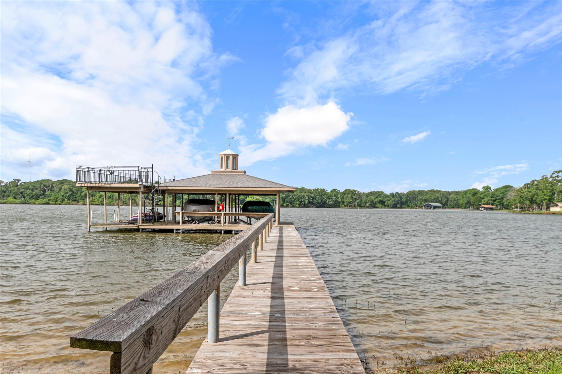 555 Arrowwood Beach Road