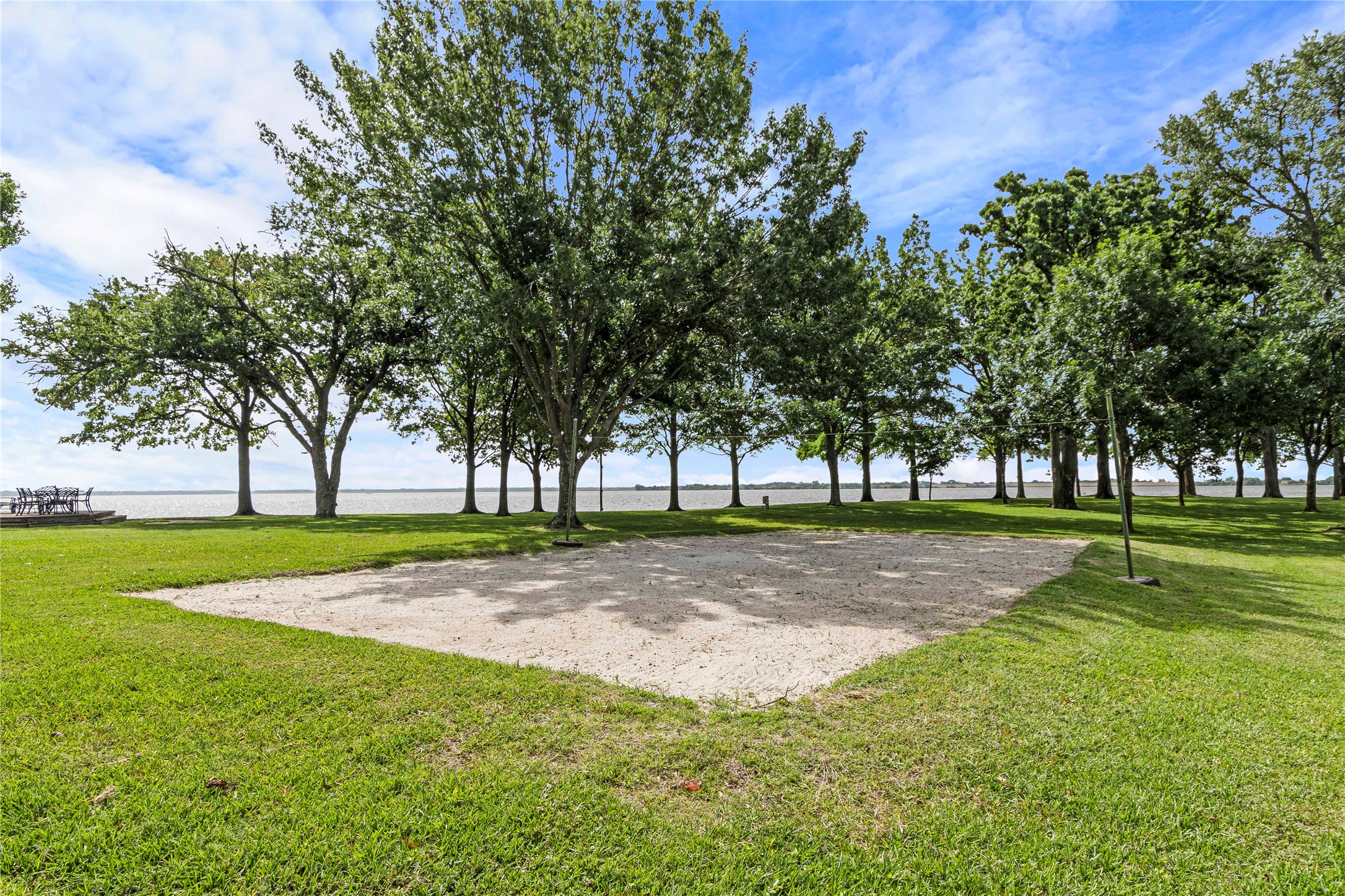 555 Arrowwood Beach Road