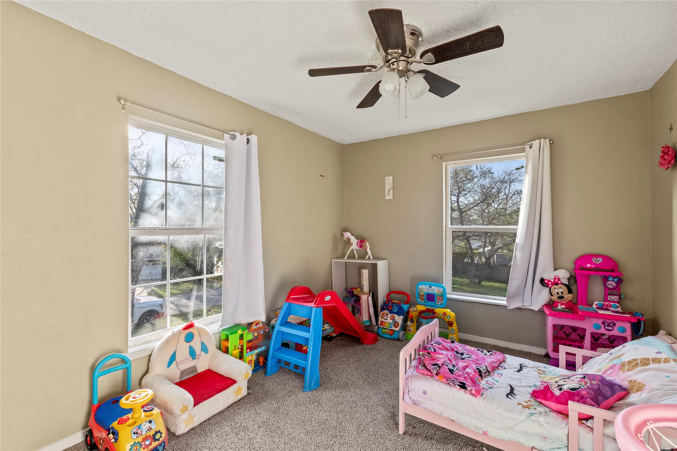 303 Whispering Oaks Trail